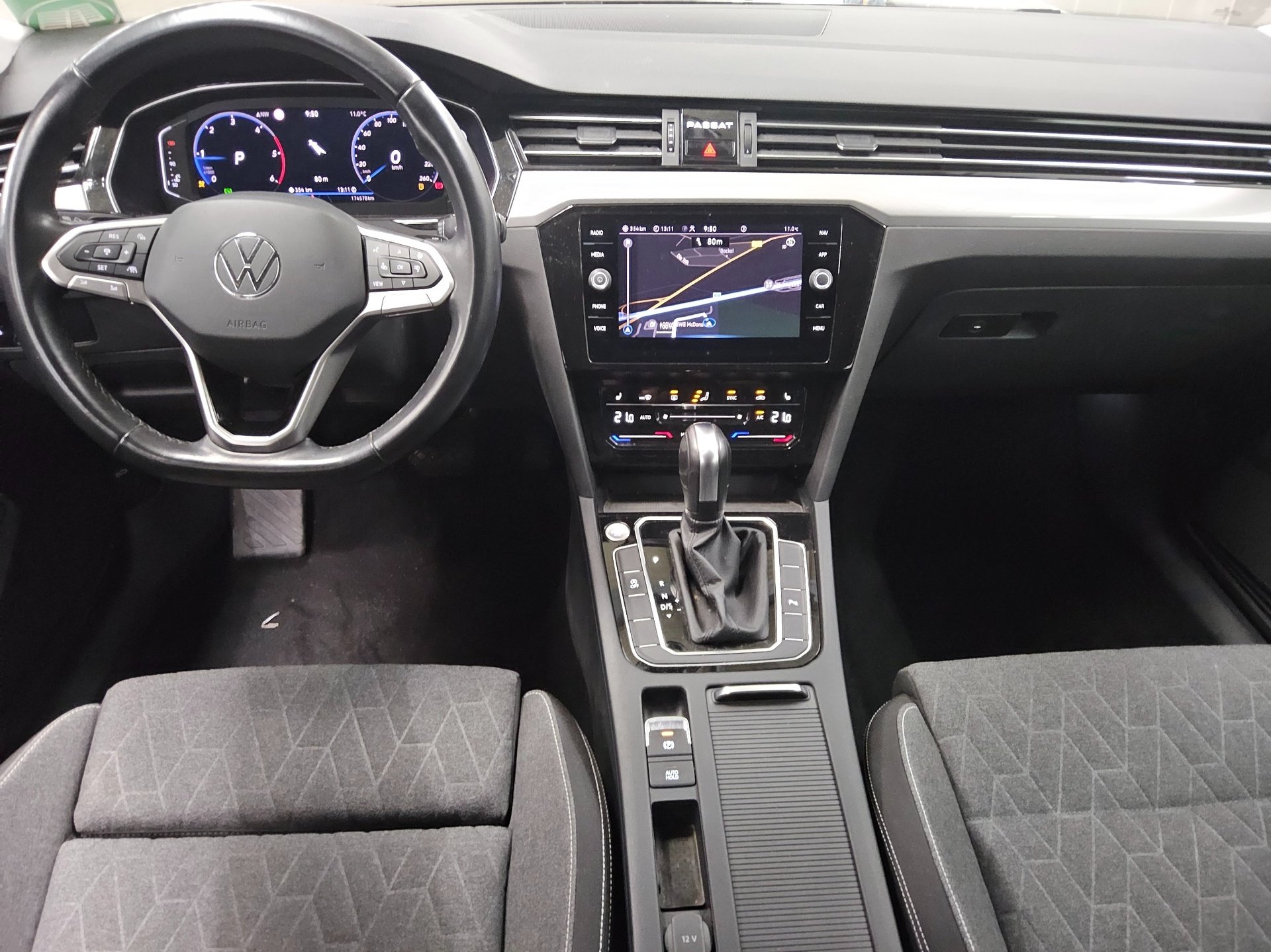 Volkswagen Passat Var. 2.0 TDI Business Navi LED AID RFK 5