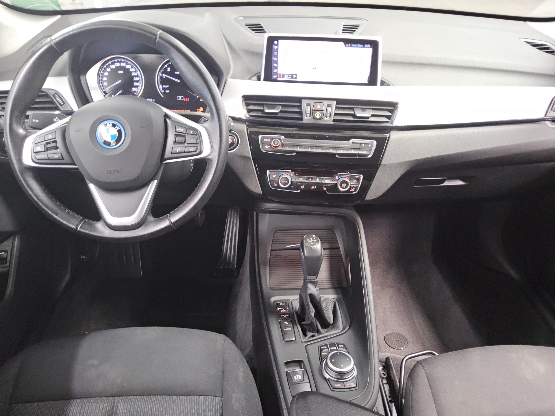 BMW X1 xDrive25e Advantage Navi LED PDC 5