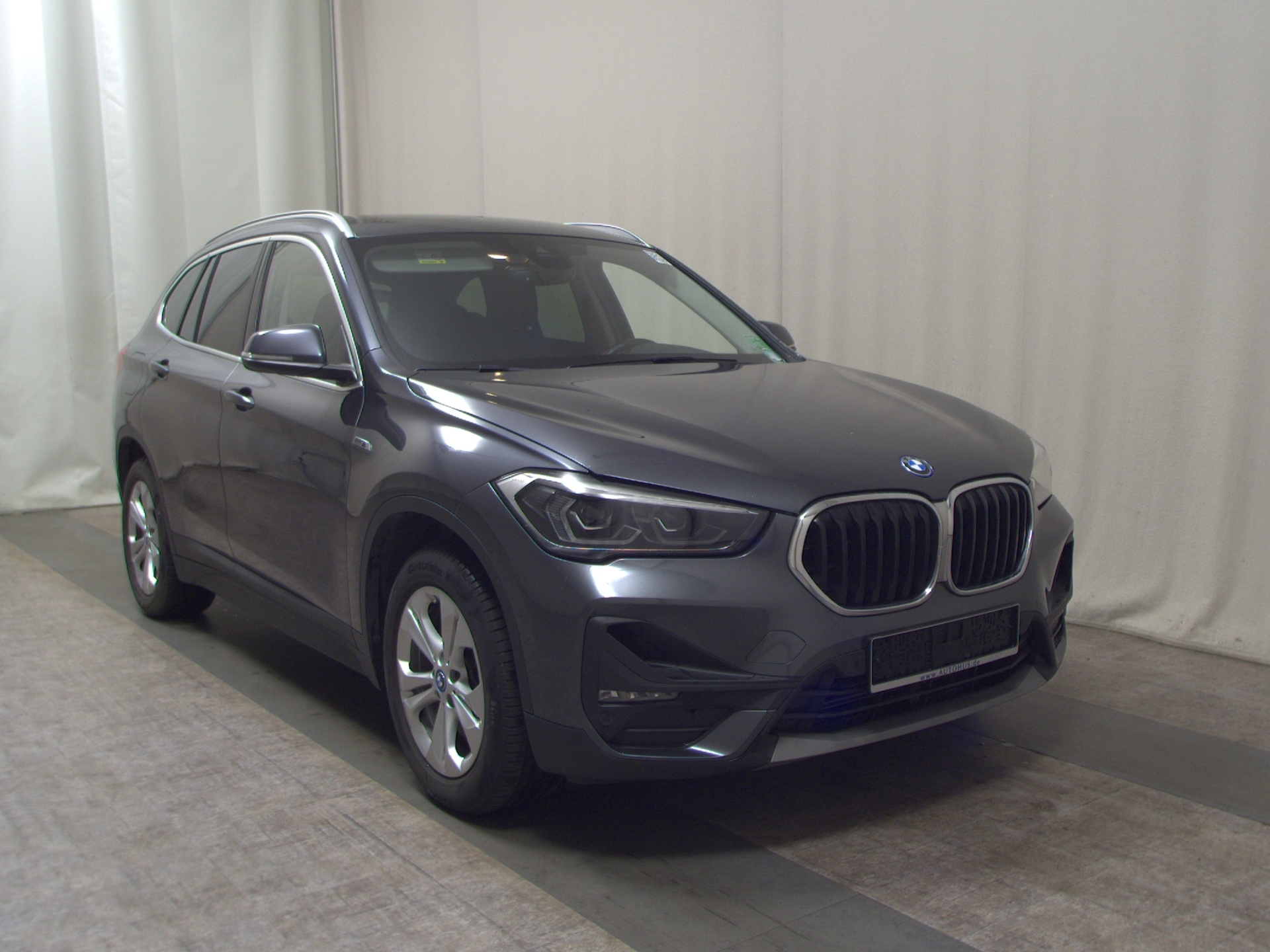 BMW X1 xDrive25e Advantage Navi LED PDC 3