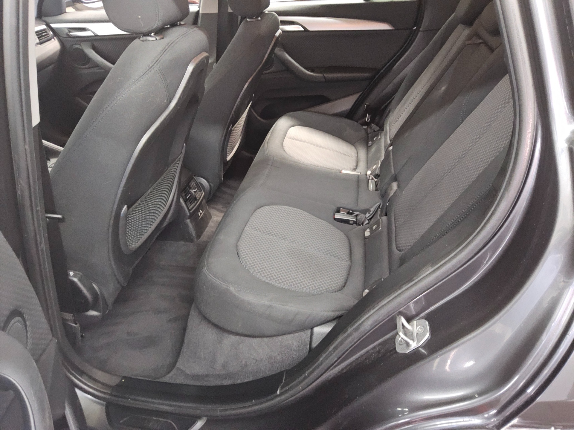 BMW X1 xDrive25e Advantage Navi LED PDC 12