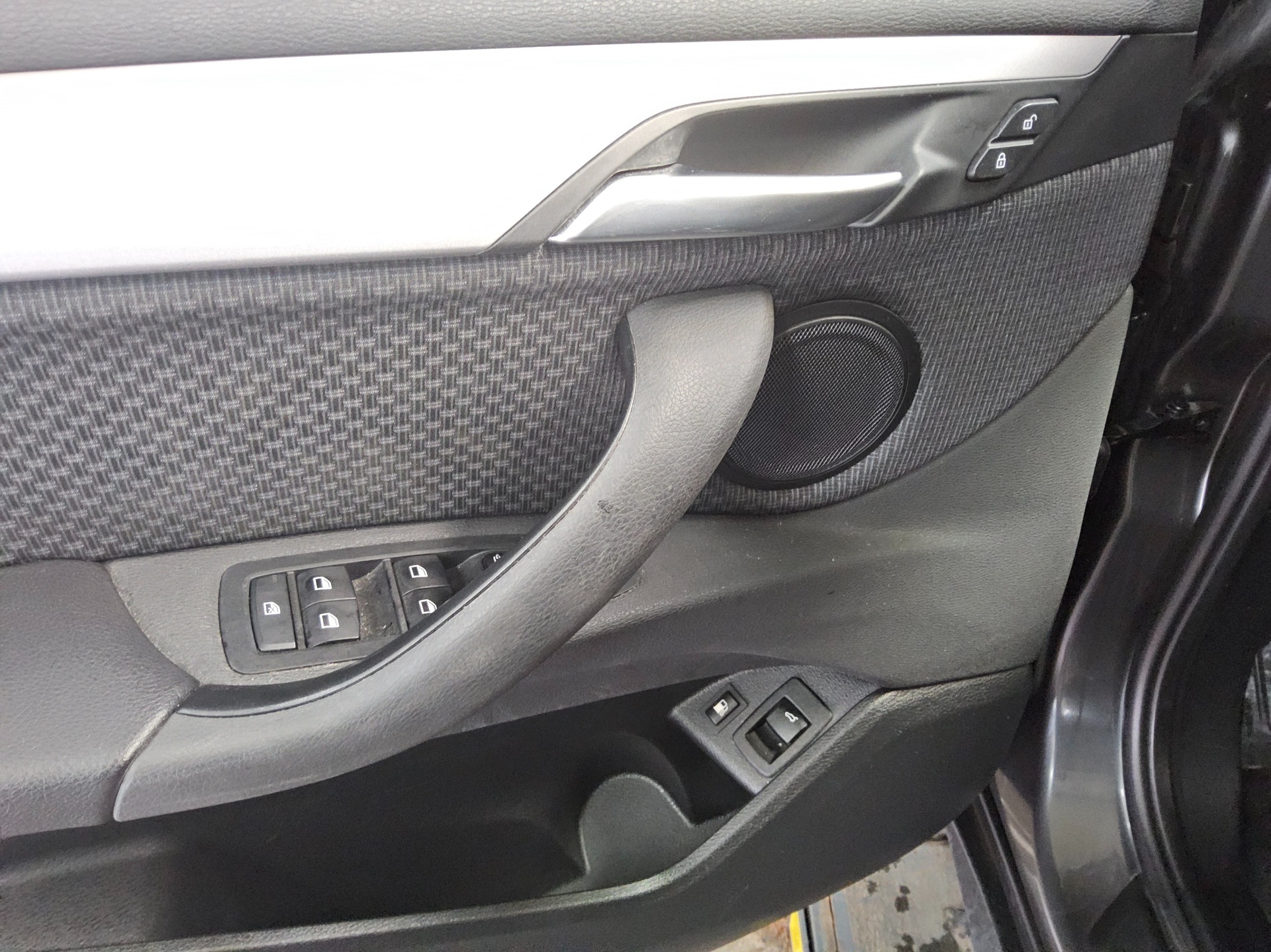 BMW X1 xDrive25e Advantage Navi LED PDC 9