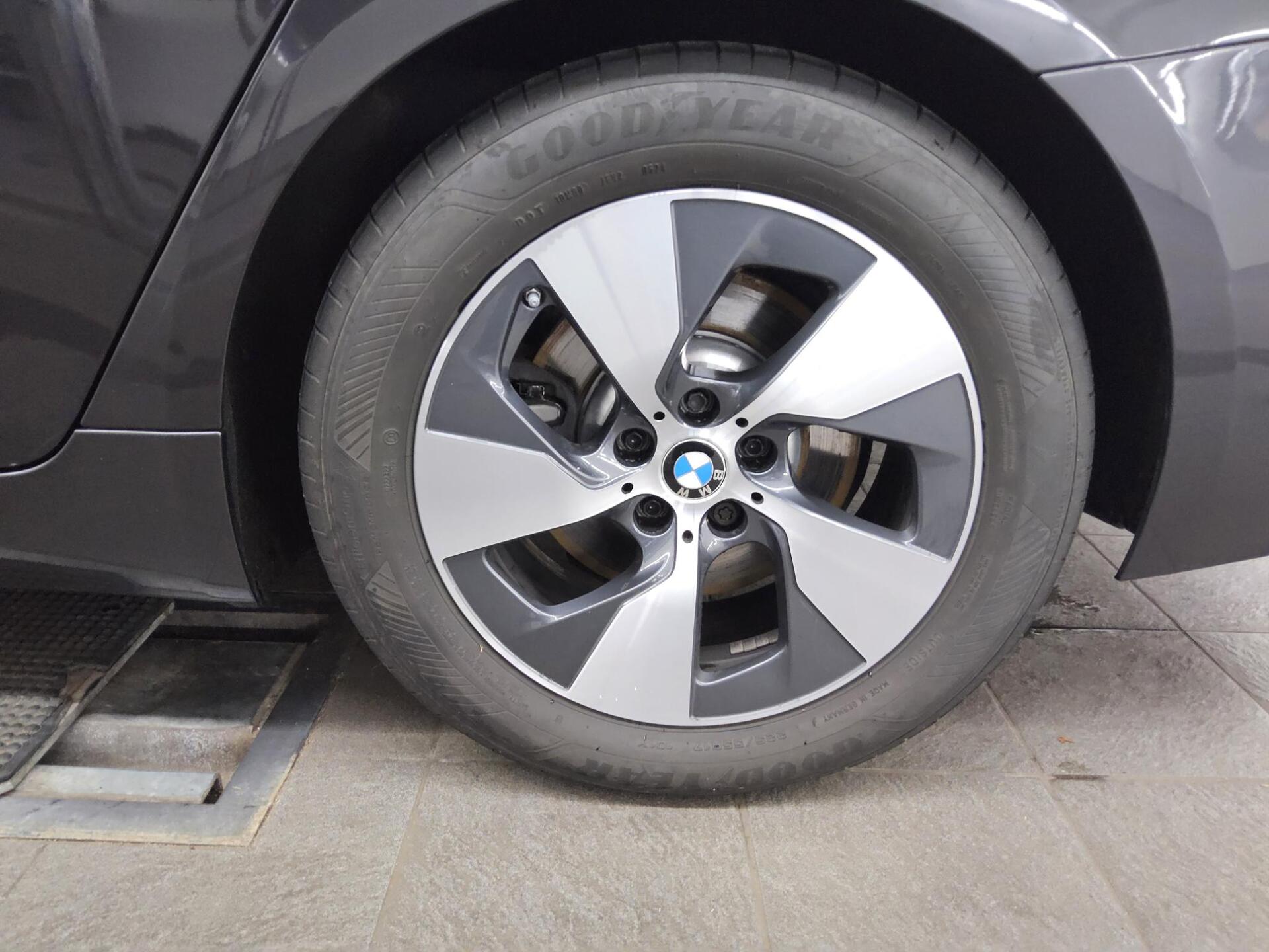 BMW 520dA Touring Navi LED LC-Pro Leder Kamera 11