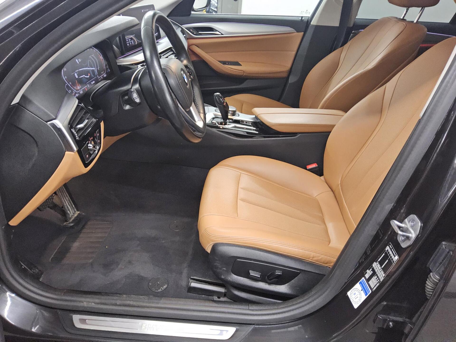 BMW 520dA Touring Navi LED LC-Pro Leder Kamera 9