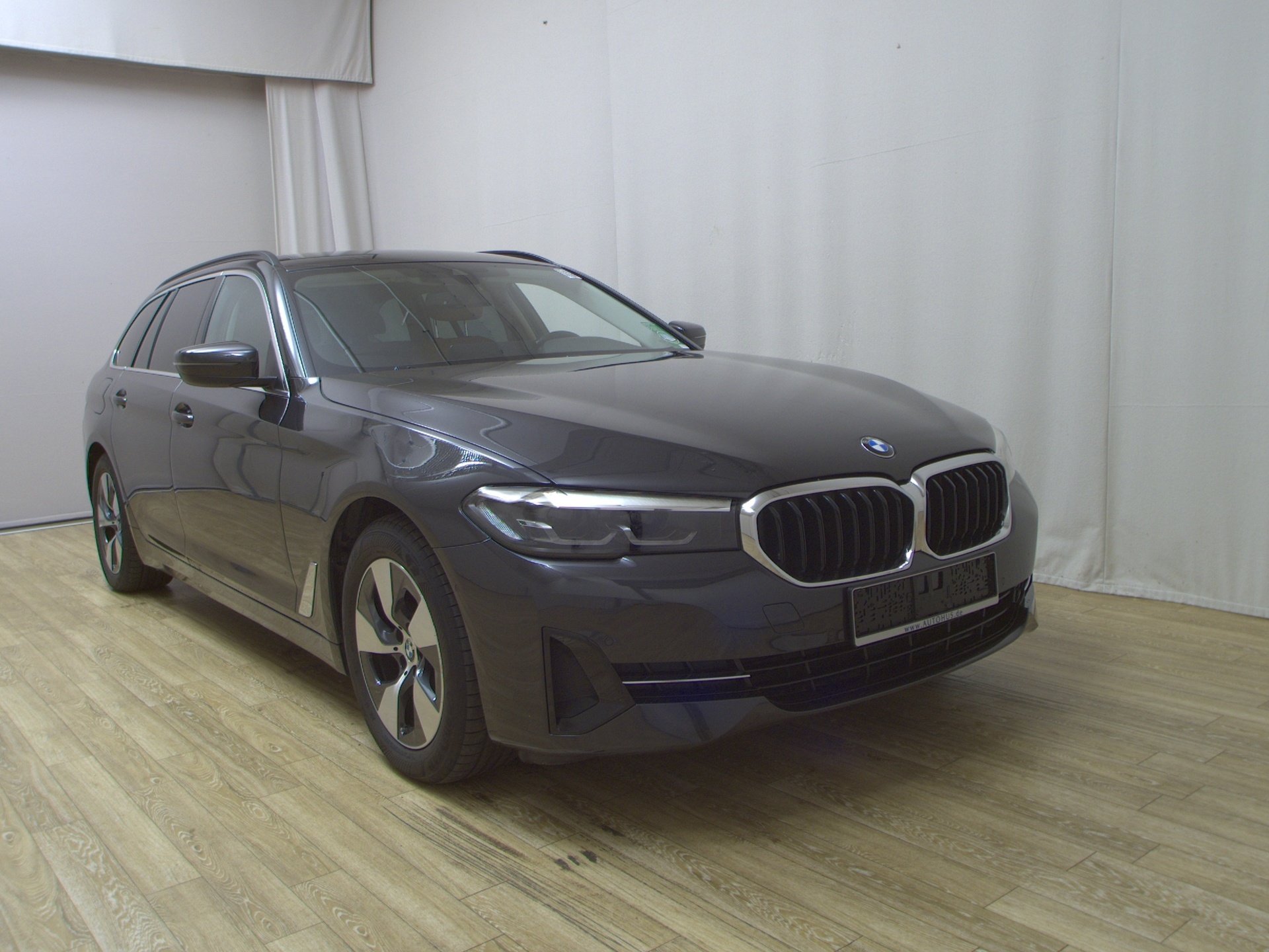 BMW 520dA Touring Navi LED LC-Pro Leder Kamera 3