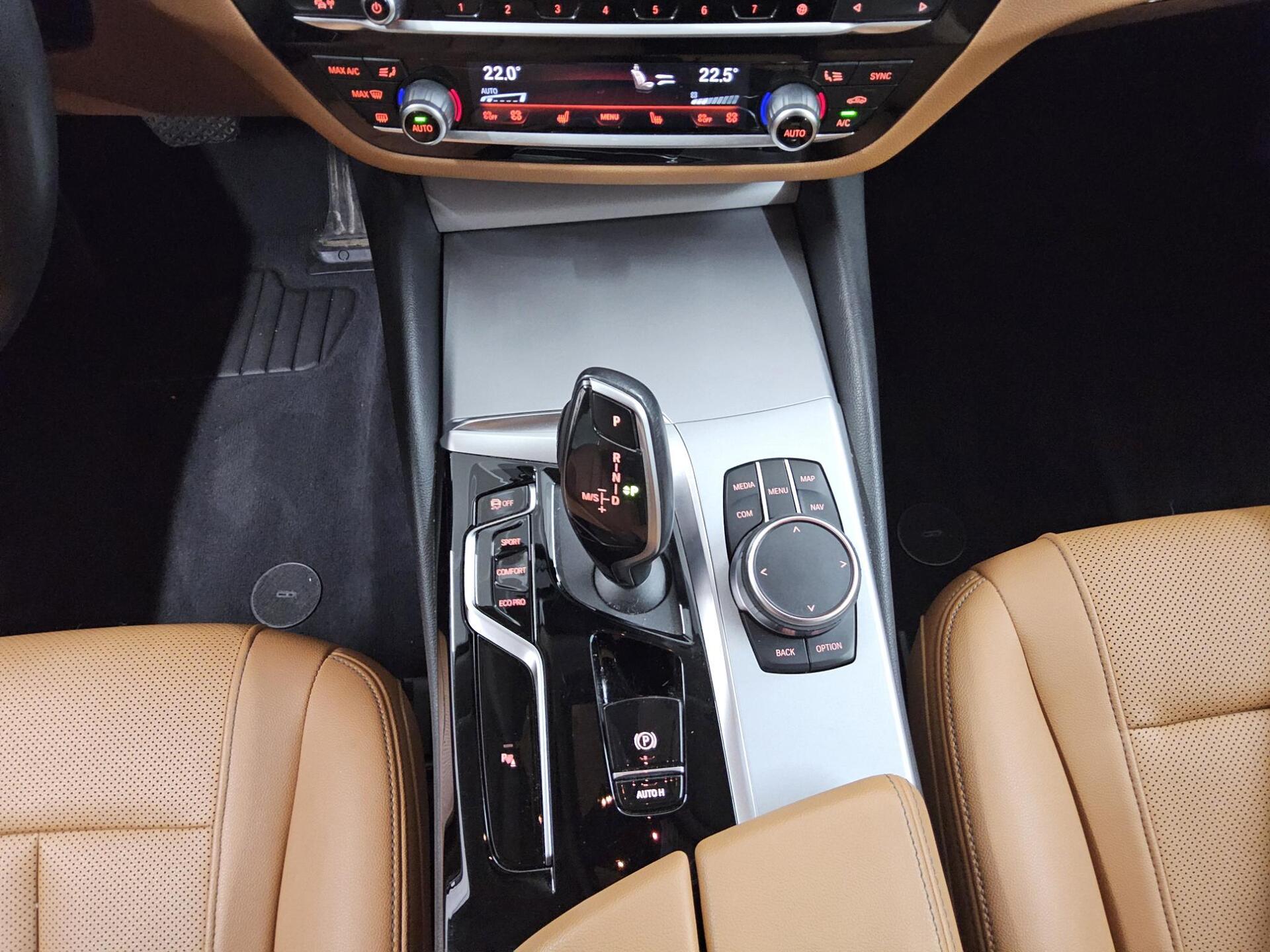 BMW 520dA Touring Navi LED LC-Pro Leder Kamera 6