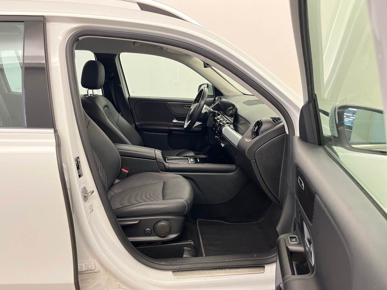 Mercedes-Benz GLB 200 d AHK 7