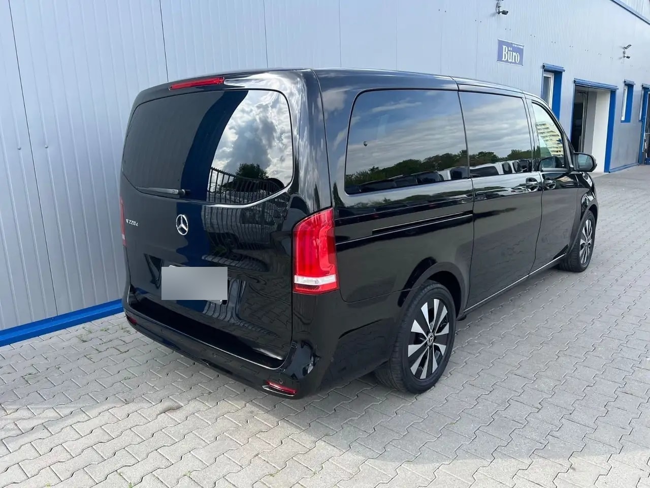Mercedes-Benz V 220 LANG 9G-TR SPORTPAKET NAVI WEBASTO LED AHK 10