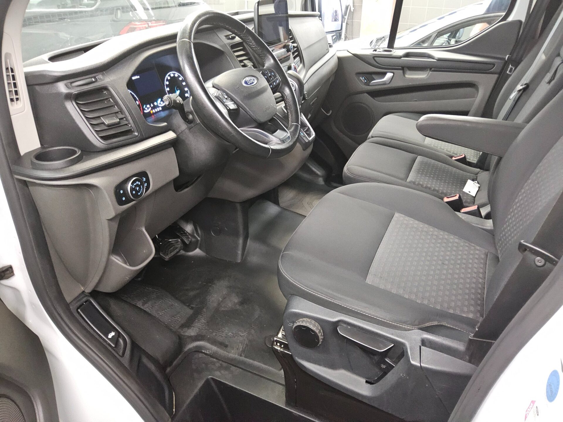 Ford Transit Custom 2.0 TDCi Trend L1 3-Sitzer Navi 8