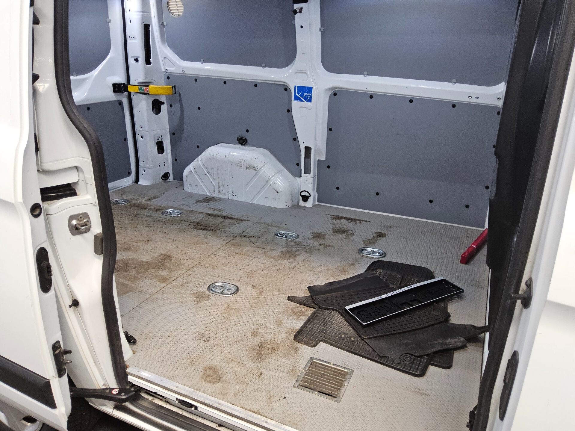 Ford Transit Custom 2.0 TDCi Trend L1 3-Sitzer Navi 12