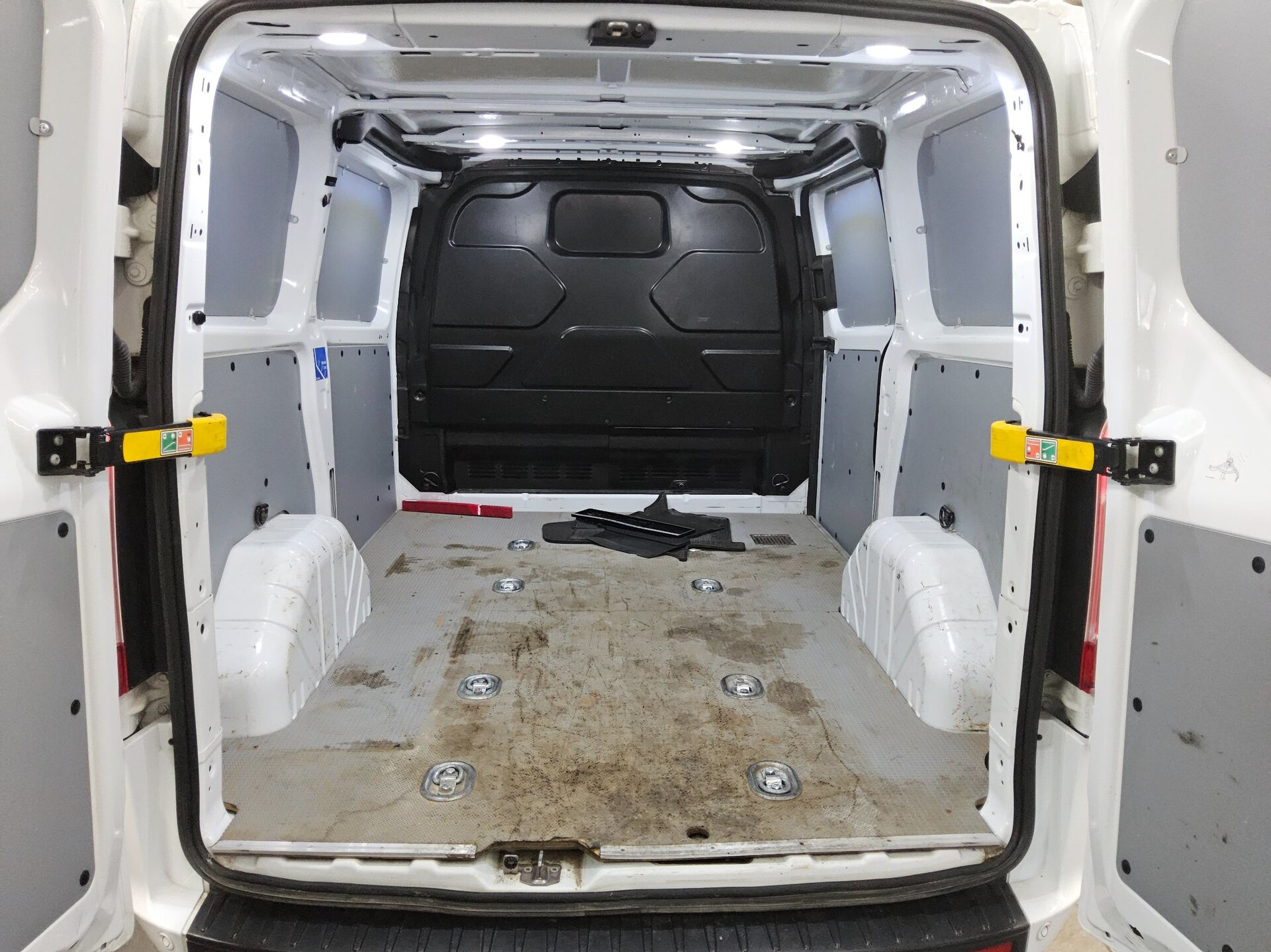 Ford Transit Custom 2.0 TDCi Trend L1 3-Sitzer Navi 11