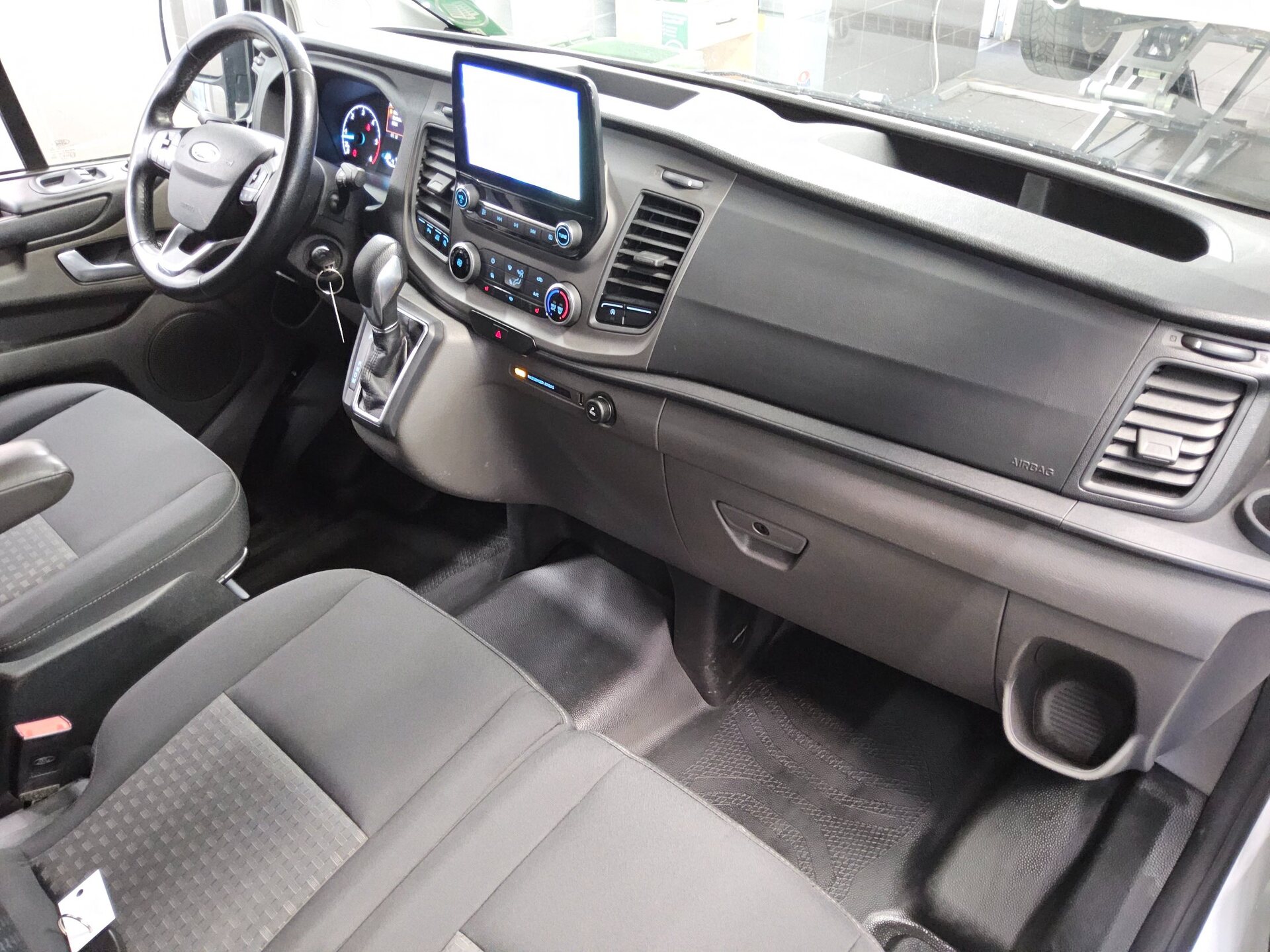 Ford Transit Custom 2.0 TDCi Trend L1 3-Sitzer Navi 5