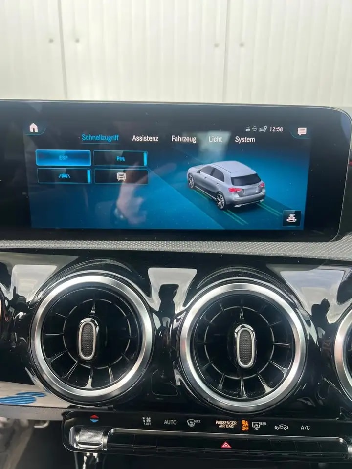 Mercedes-Benz A 180 2xAMG-LINE PANORAMA LED NAVI PARKASSISTENT 19