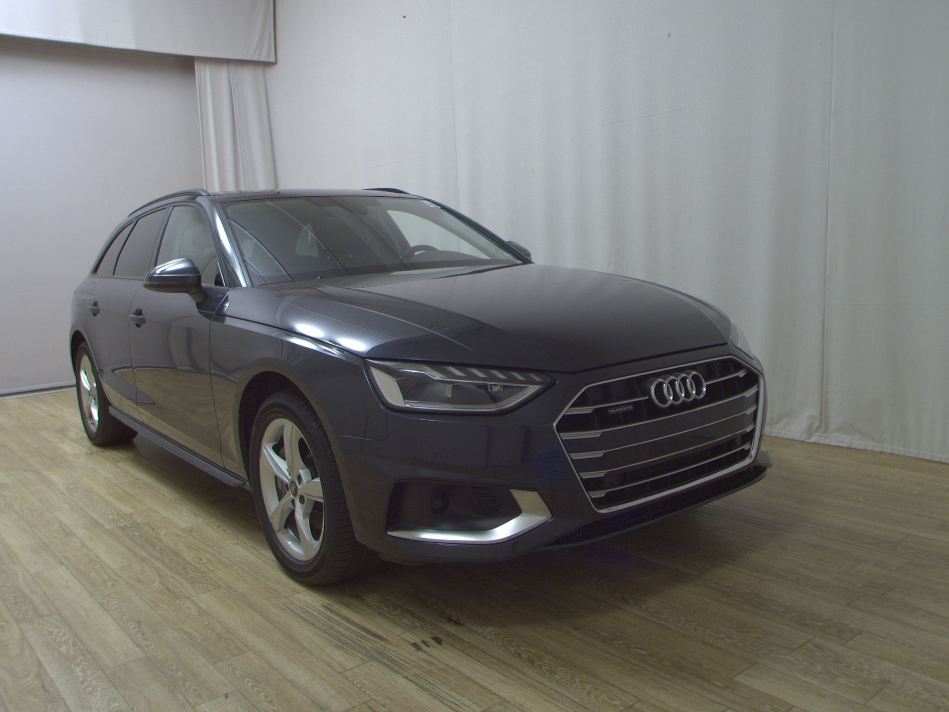 Audi A4 Avant 40 TDI Qu. advanced Nav vc LED Pano ACC 3