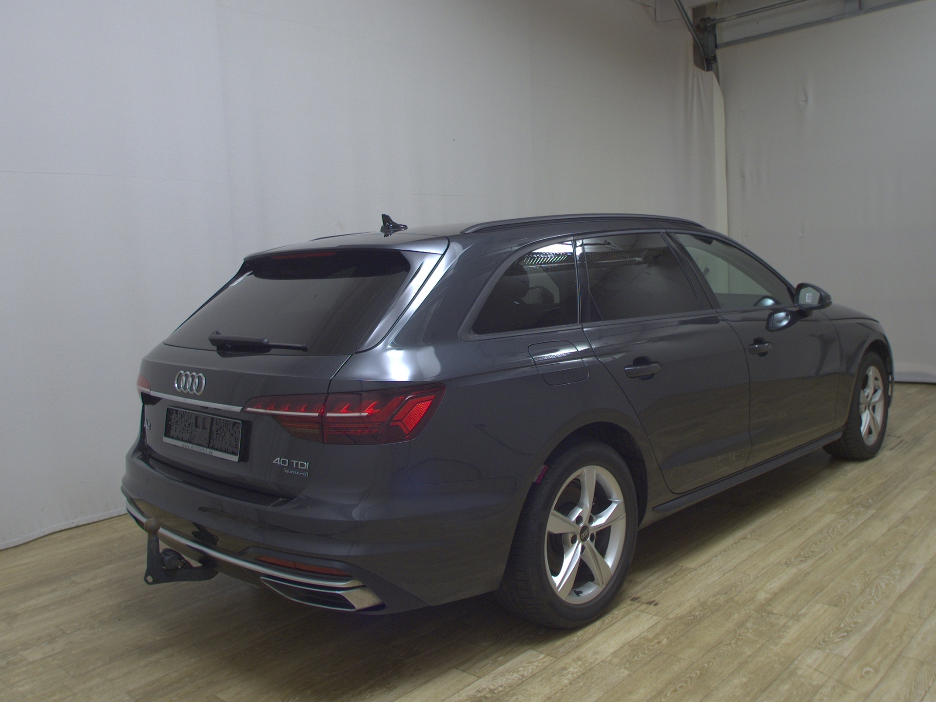 Audi A4 Avant 40 TDI Qu. advanced Nav vc LED Pano ACC 4