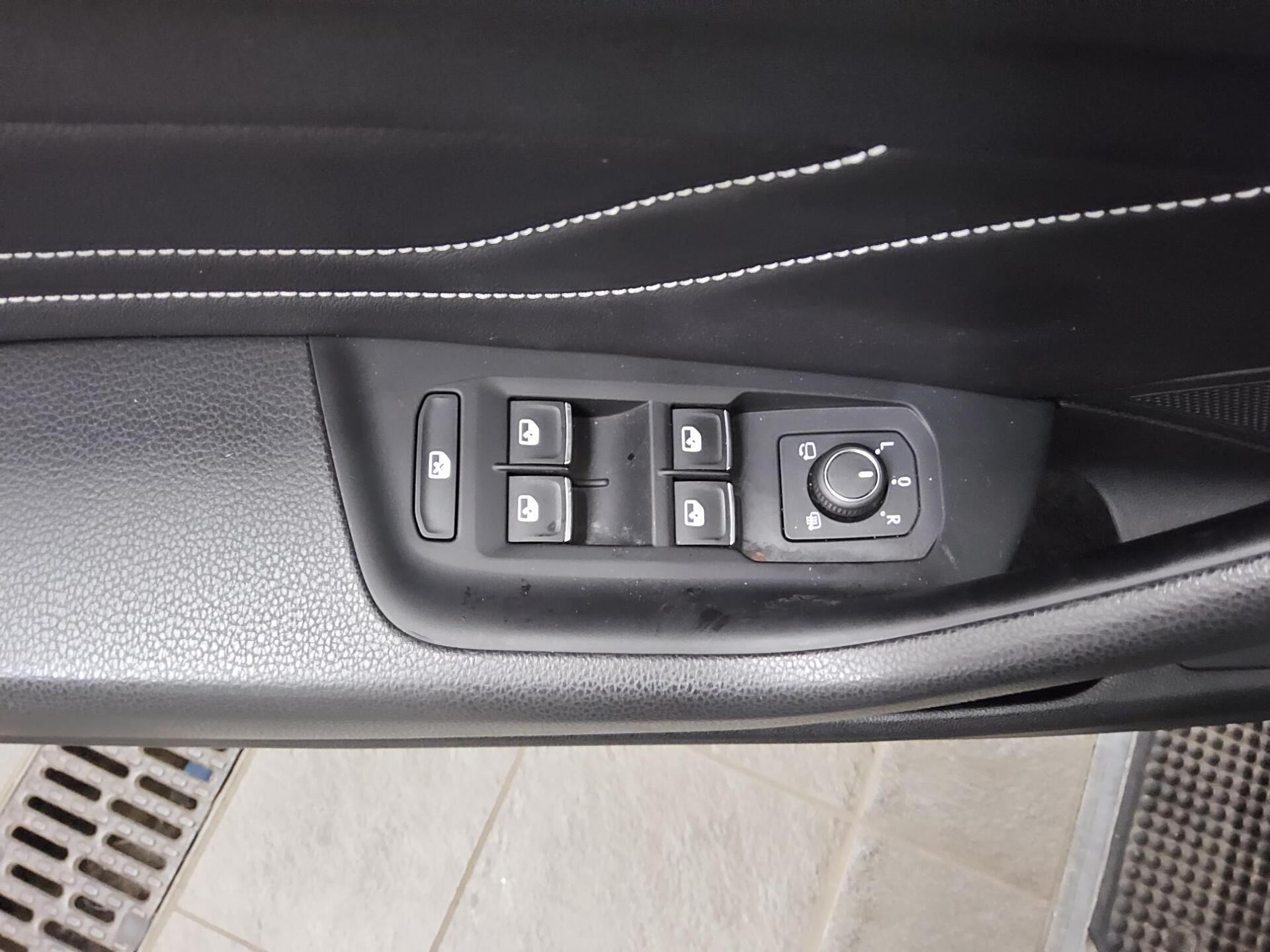 Volkswagen Arteon 2.0 TDI Elegance T-Leder Navi LED AID ACC 10