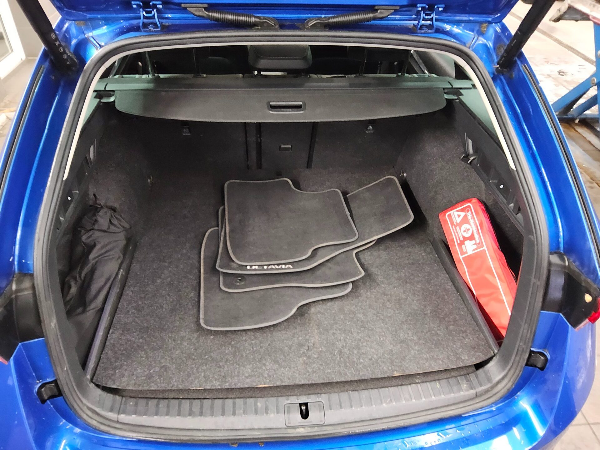 Skoda Octavia Kombi 2.0 TDI Navi vc LED 12
