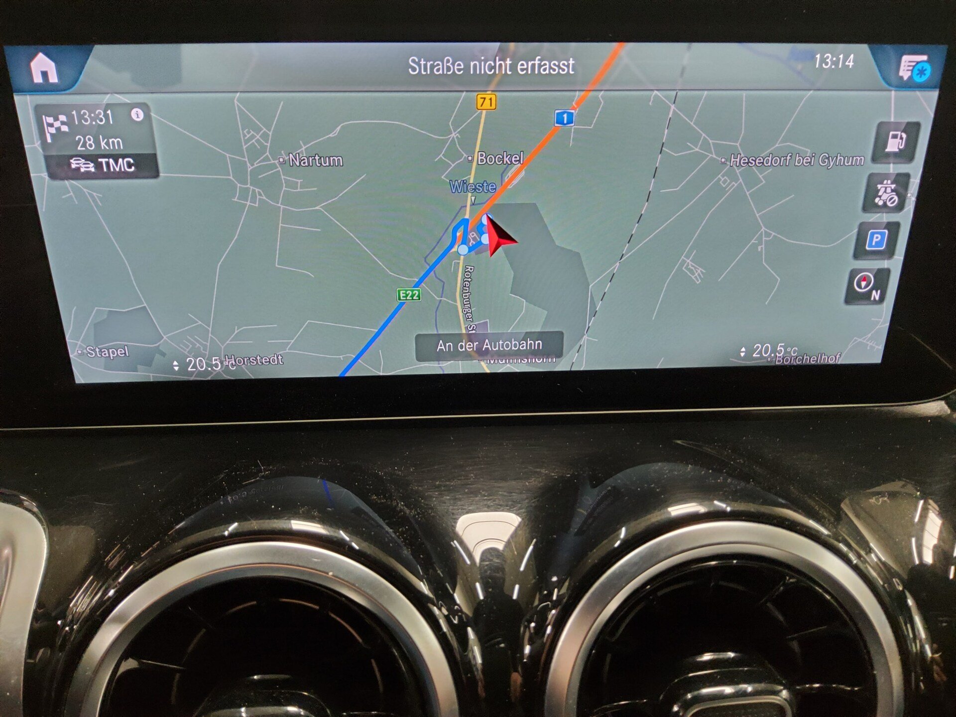 Mercedes-Benz GLB 200 d T-Leder Navi LED 7