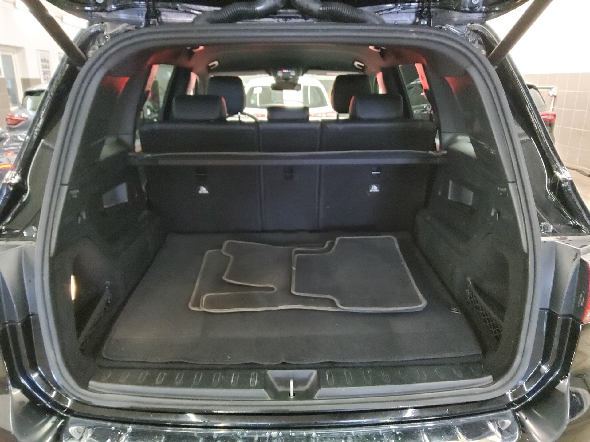 Mercedes-Benz GLB 200 d T-Leder Navi LED 12