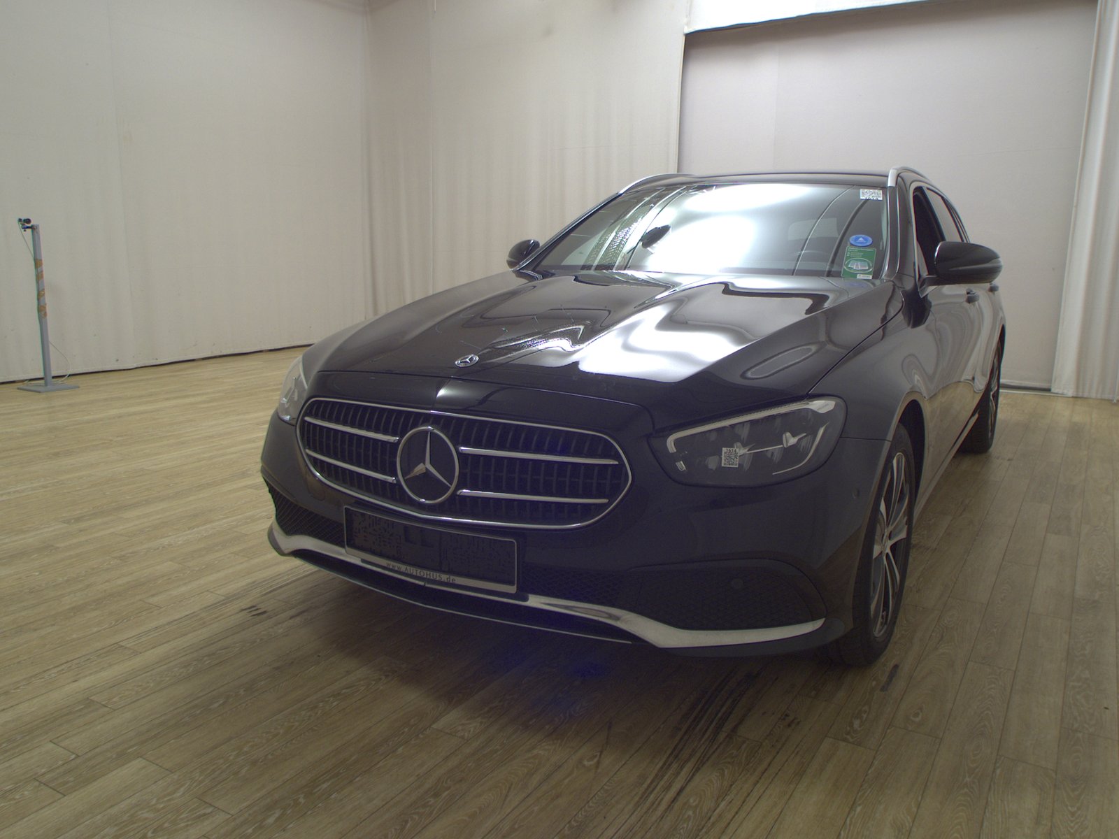 Mercedes-Benz E 300 T e Avantgarde T-Leder Navi LED RFK Wide 2