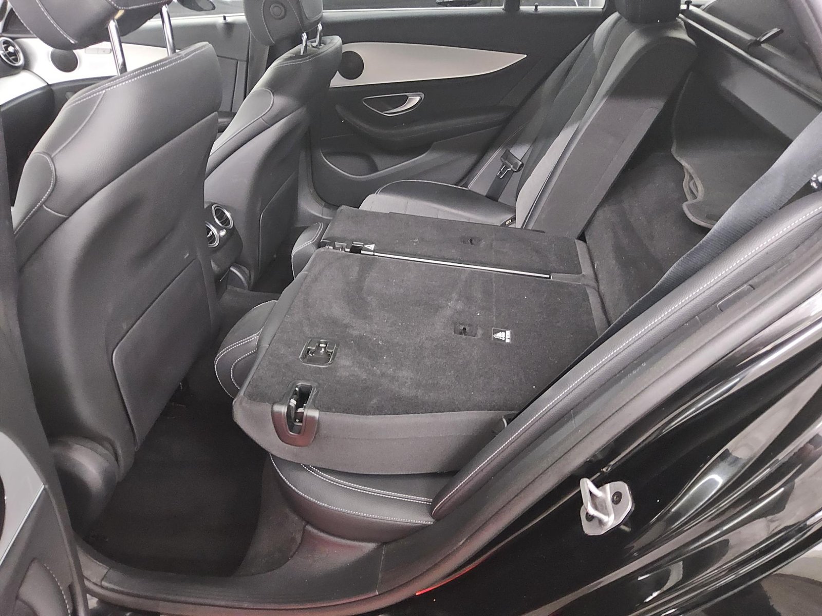 Mercedes-Benz E 300 T e Avantgarde T-Leder Navi LED RFK Wide 13