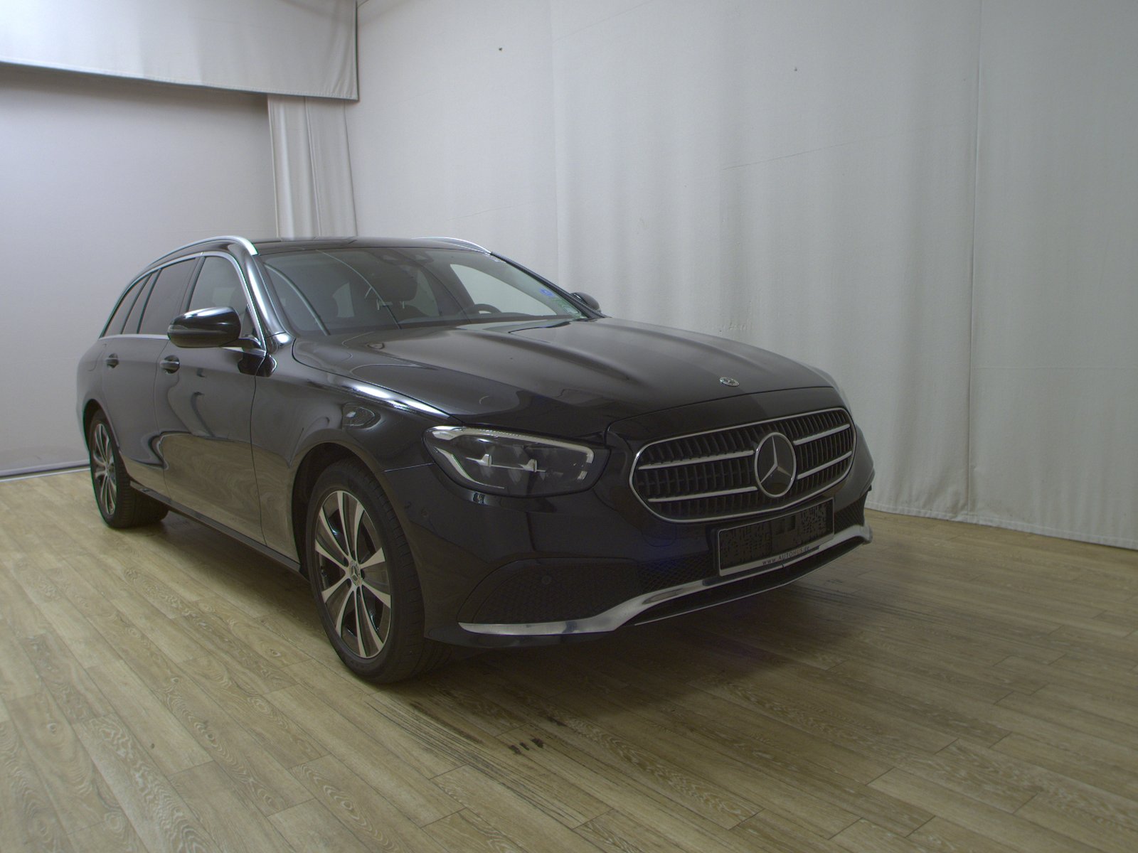 Mercedes-Benz E 300 T e Avantgarde T-Leder Navi LED RFK Wide 3