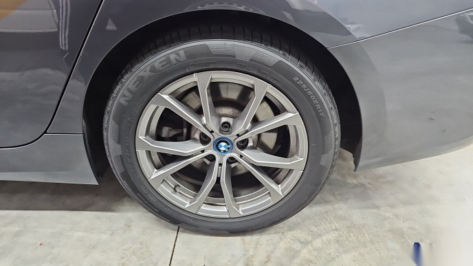 BMW 320e Touring Sport-Line T-Leder Navi LED Shz AHK 12