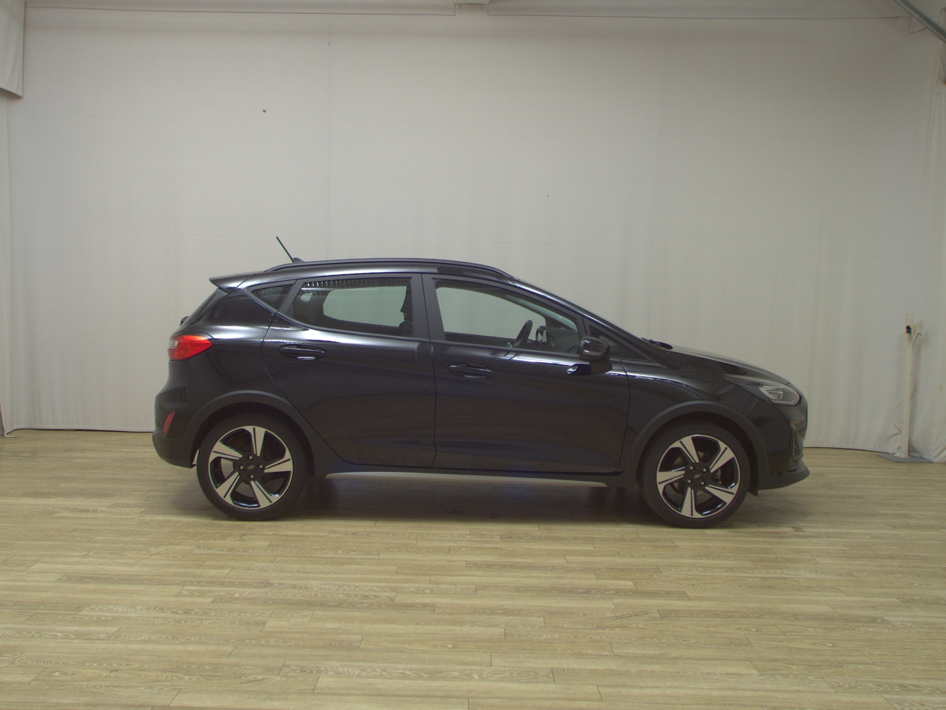Ford Fiesta 1.0 EB Active Navi LED DAB PDC