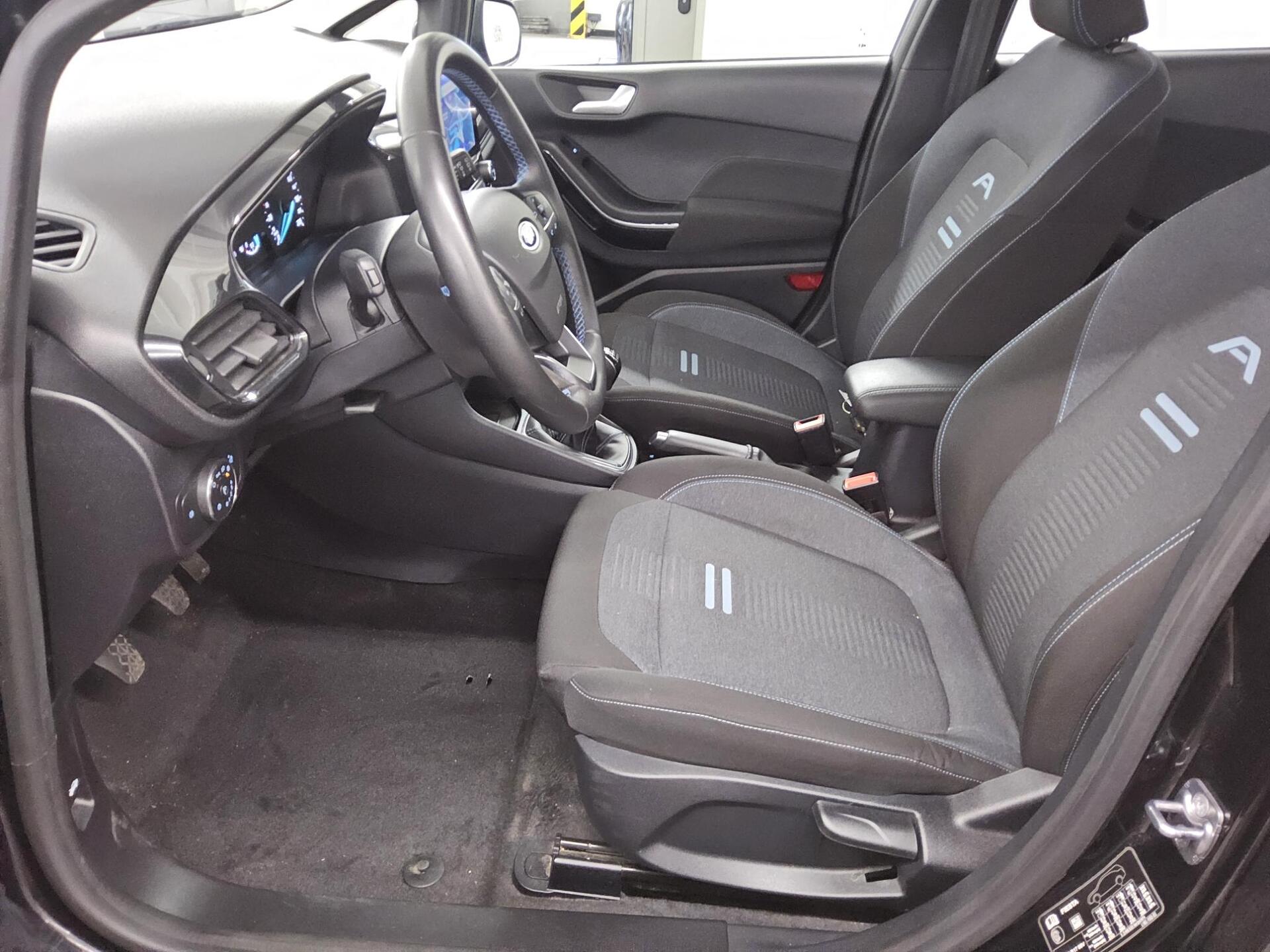 Ford Fiesta 1.0 EB Active Navi LED DAB PDC 8