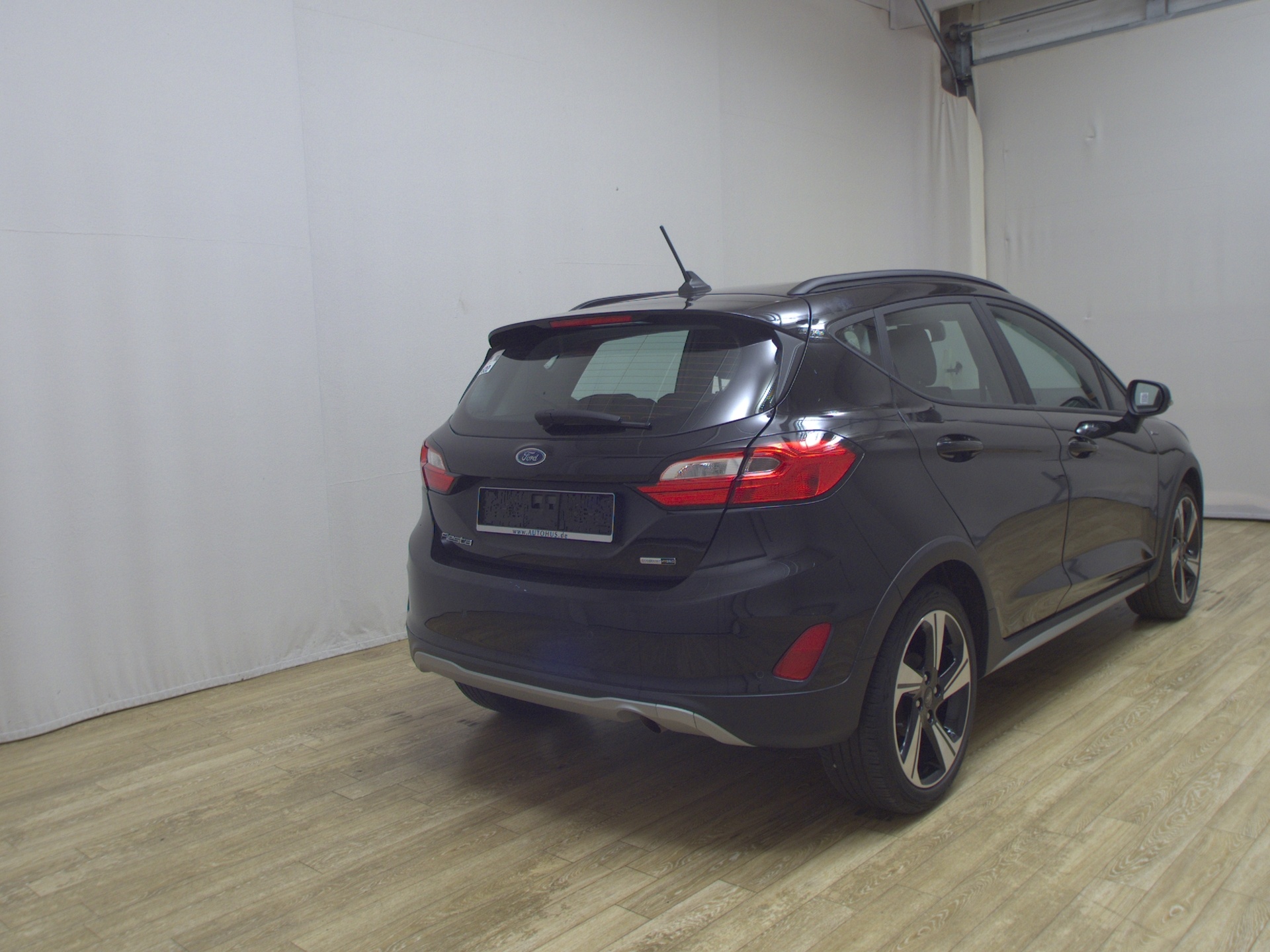 Ford Fiesta 1.0 EB Active Navi LED DAB PDC 4