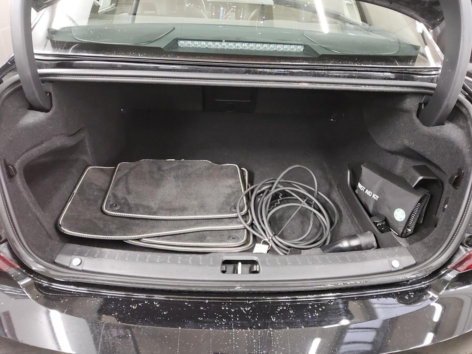 Volvo S90 T8 AWD Hybrid R-Design Navi LED HuD H-K 360° 12