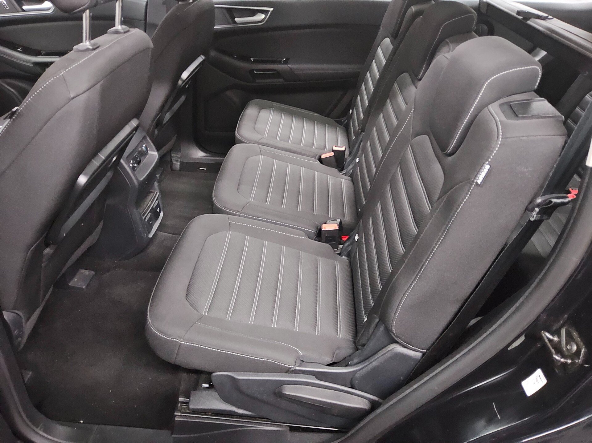 Ford Galaxy 2.0 EB Titanium 7-Sitze Navi LED Pano RfK 13
