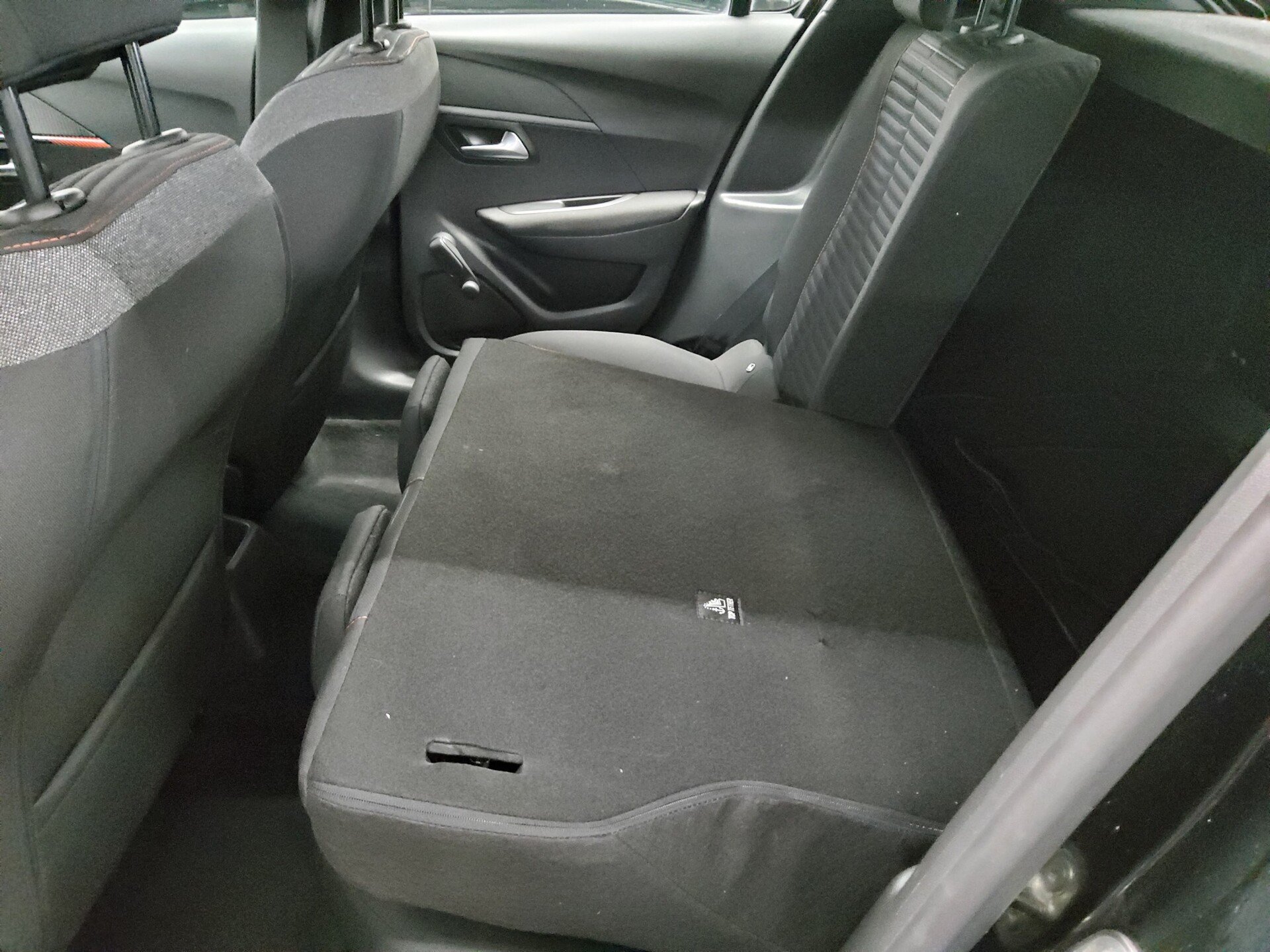 Peugeot 208 1.5 BlueHDI Active LED PDC Klima 12