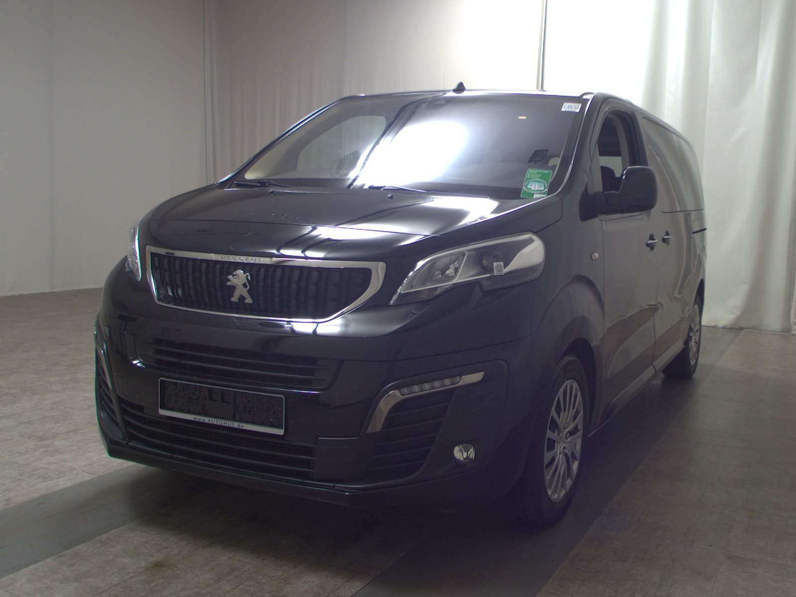 Peugeot Traveller 2.0 BlueHDi Business-Line 8-Sitze AHK 2