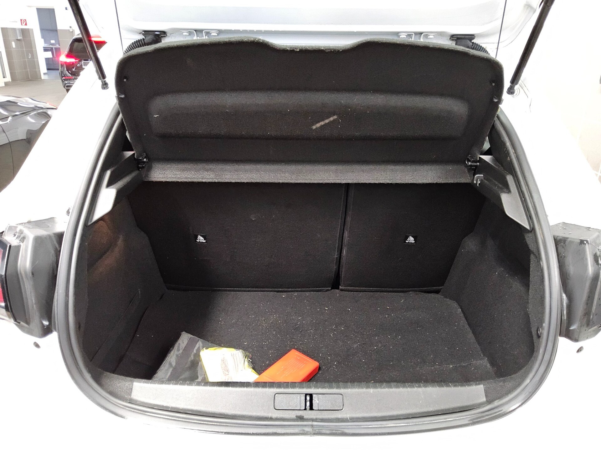 Peugeot 208 1.2 PureTech Active Navi LED PDC Tempomat 10