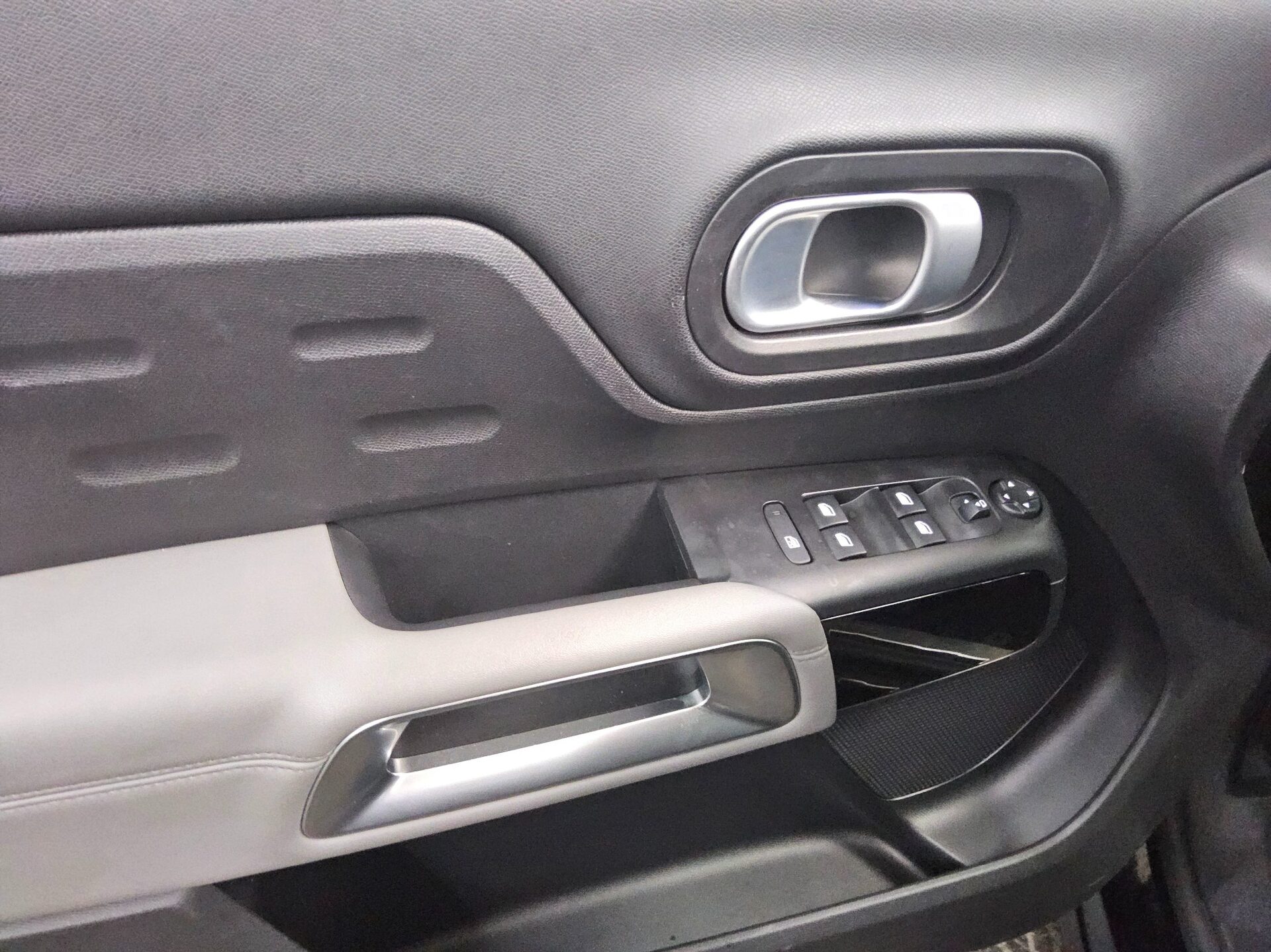 Citroën C5 Aircross Hybrid Leder Navi LED PDC RfK Shz 10