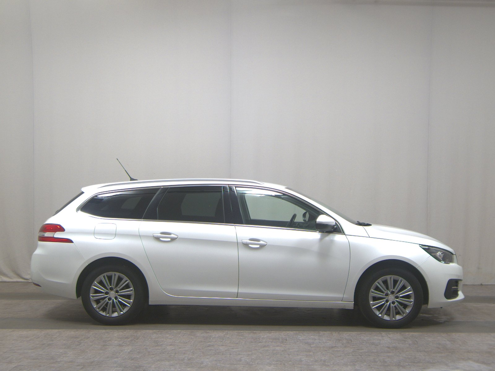 Peugeot 308 1.5 BlueHDI Allure T-Leder Navi RFK Shz