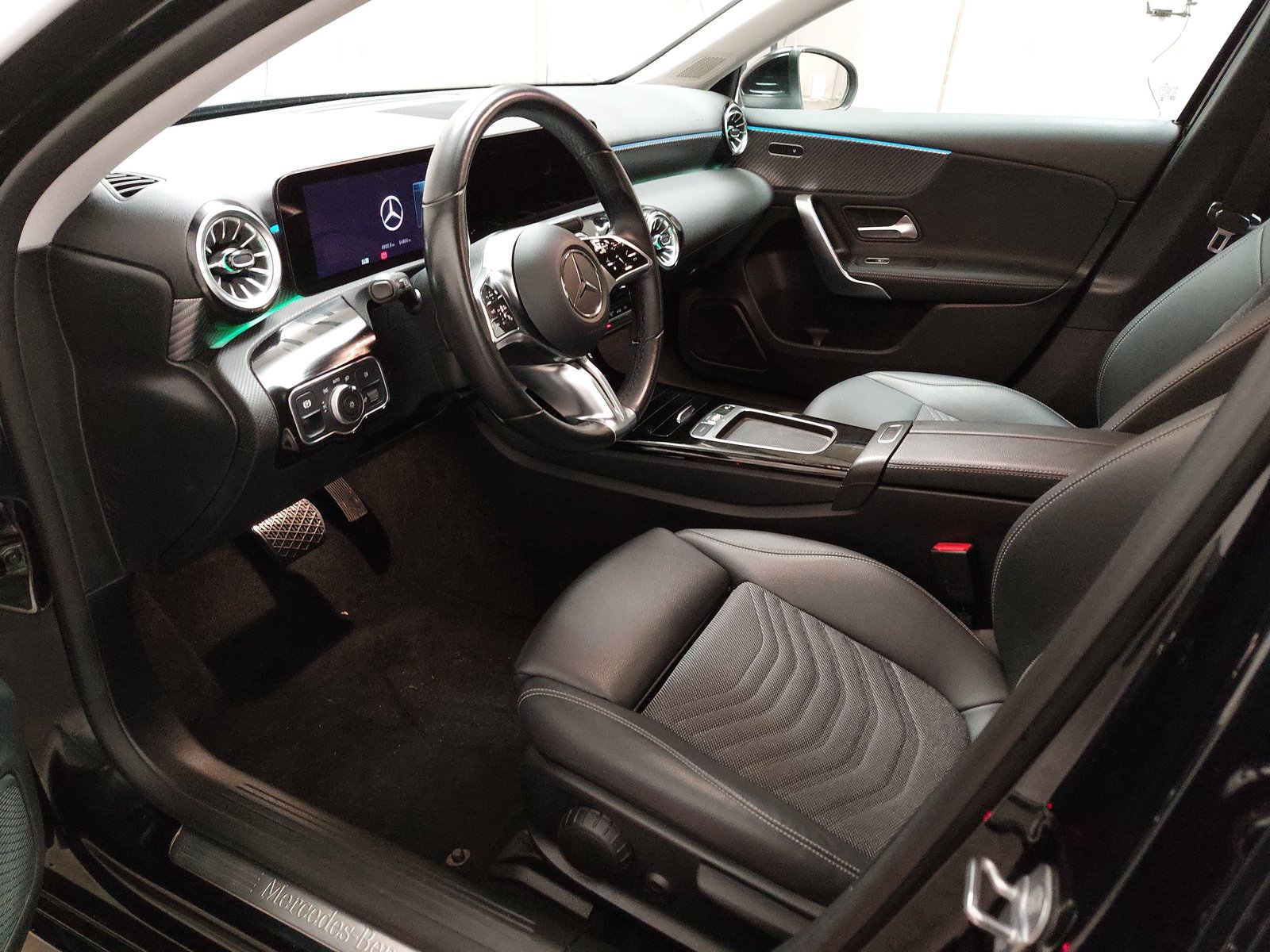 Mercedes-Benz A 200 d Progressive T-Leder Navi LED RFK Distr. 6