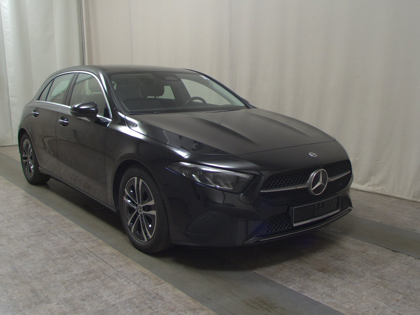 Mercedes-Benz A 200 d Progressive T-Leder Navi LED RFK Distr. 3