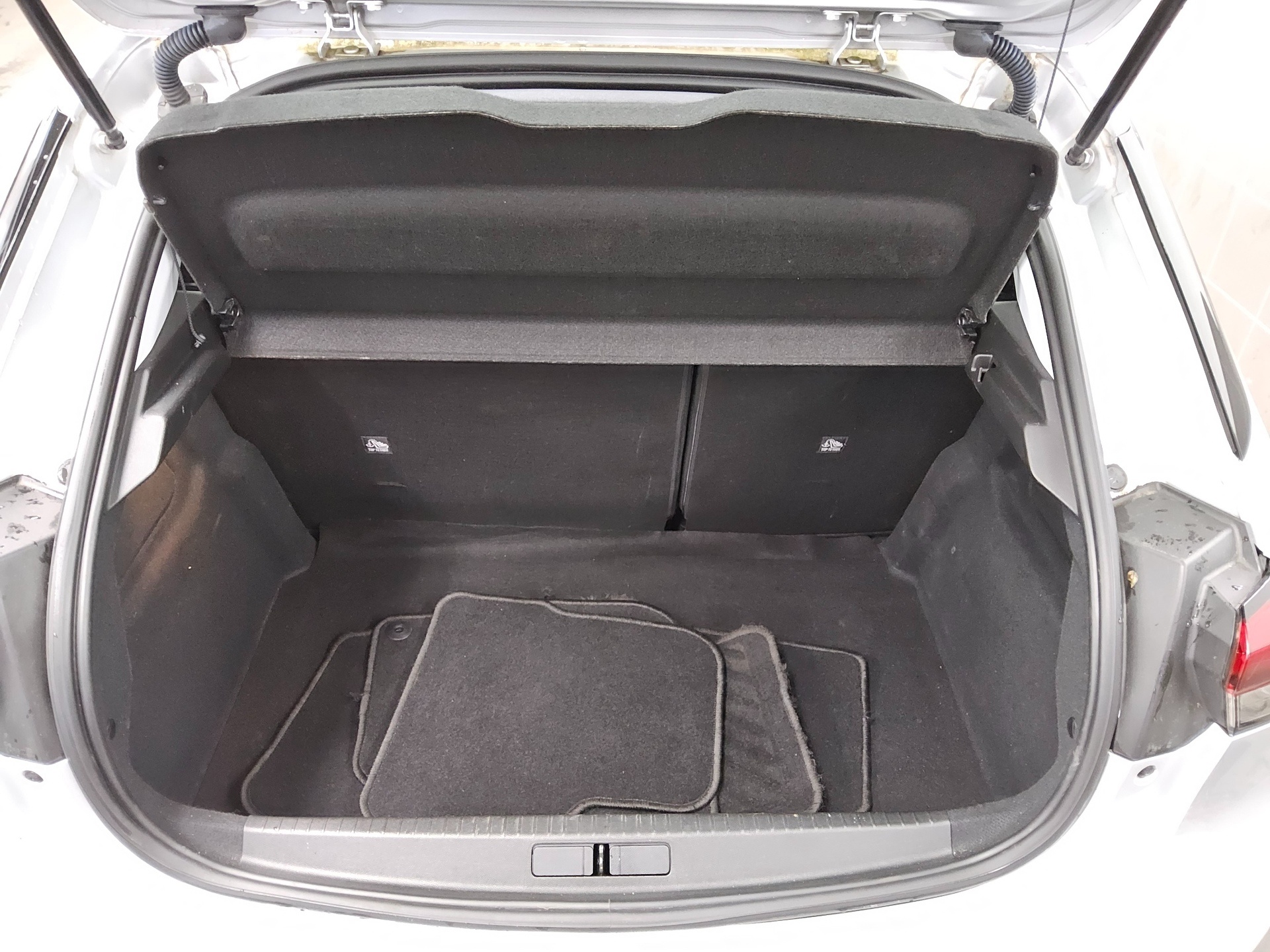 Opel Corsa 1.2 Edition Navi Tempomat PDC 11