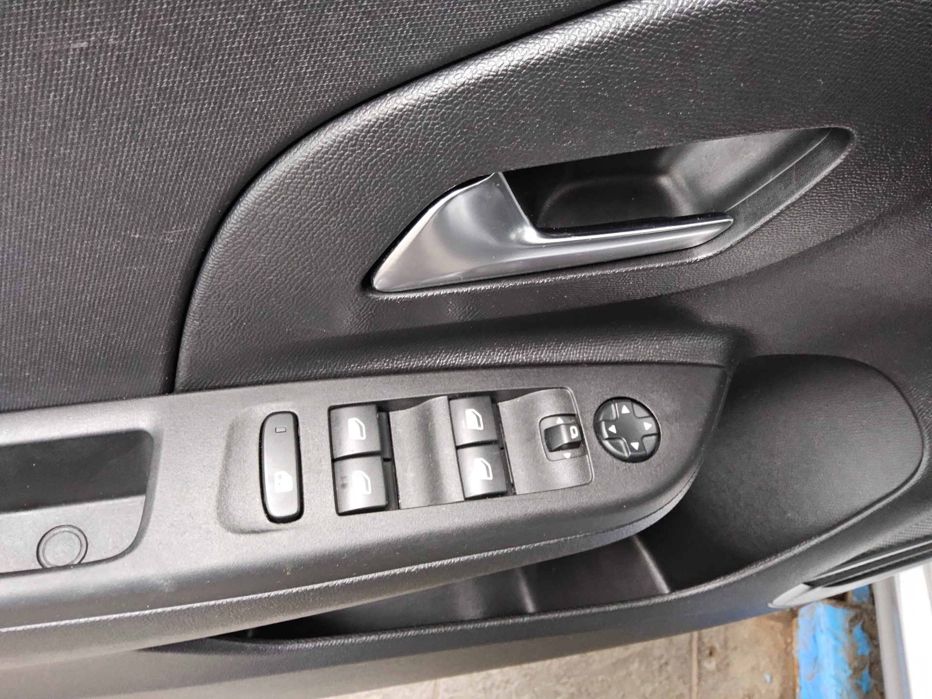 Opel Corsa 1.2 Edition Navi Tempomat PDC 9
