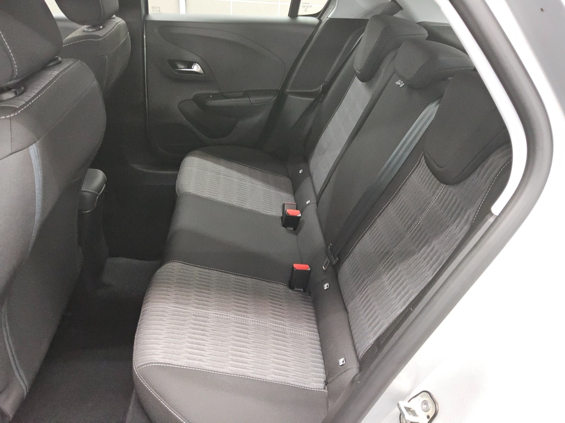 Opel Corsa 1.2 Edition Navi Tempomat PDC 12