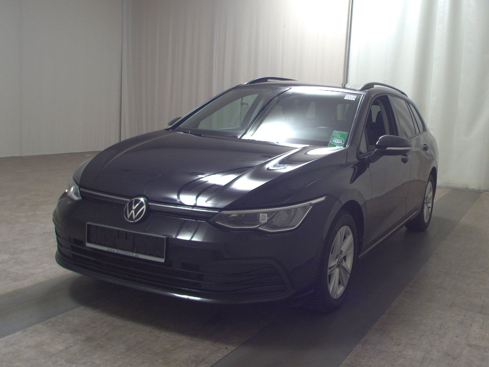 Volkswagen Golf-8 Var. 2.0 TDI Life Navi LED DC PDC ACC SHZ 2