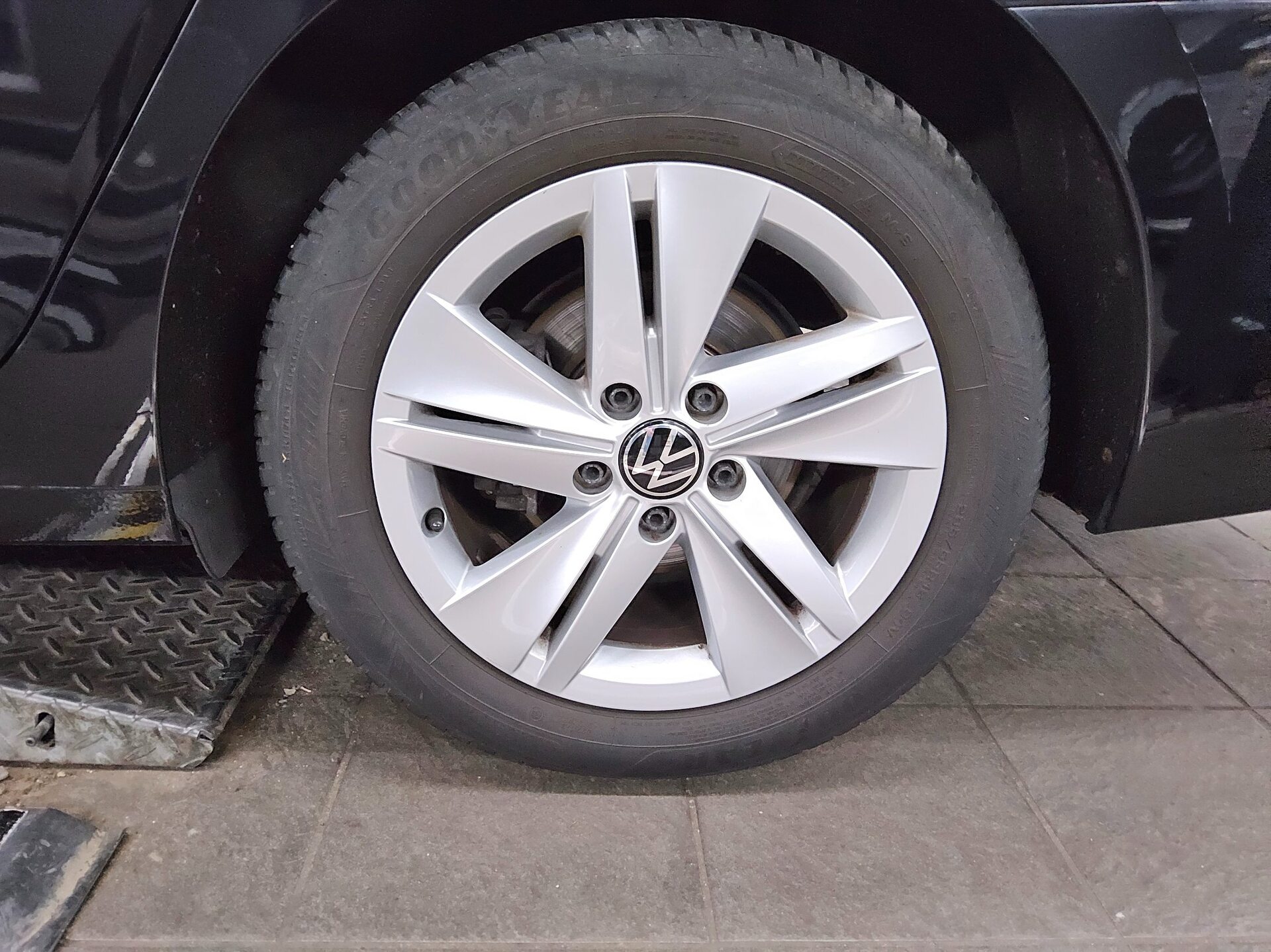 Volkswagen Golf-8 Var. 2.0 TDI Life Navi LED DC PDC ACC SHZ 11