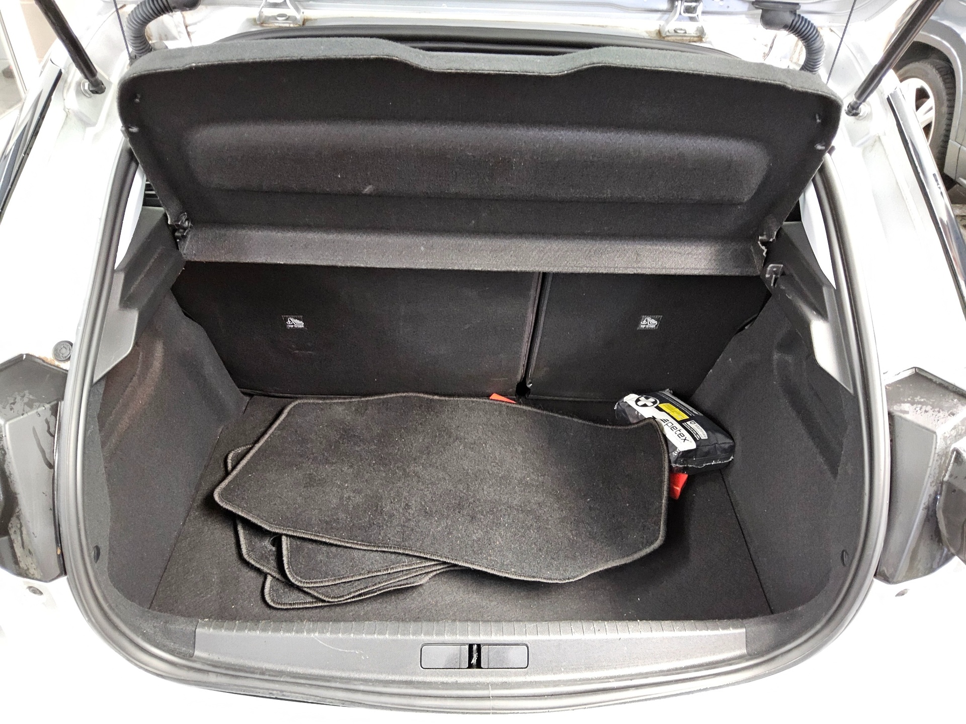 Opel Corsa 1.2 Elegance Navi LED Shz PDC 12