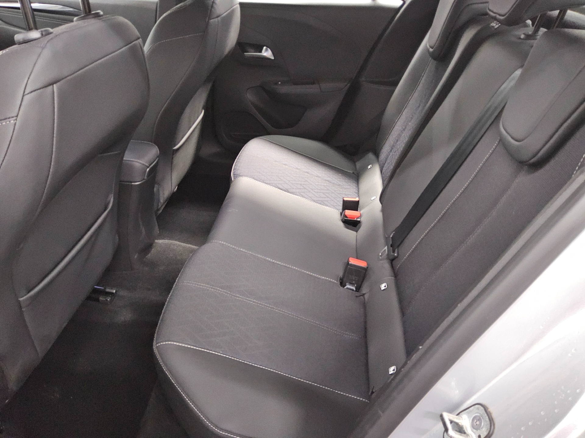 Opel Corsa 1.2 Elegance Navi LED Shz PDC 13
