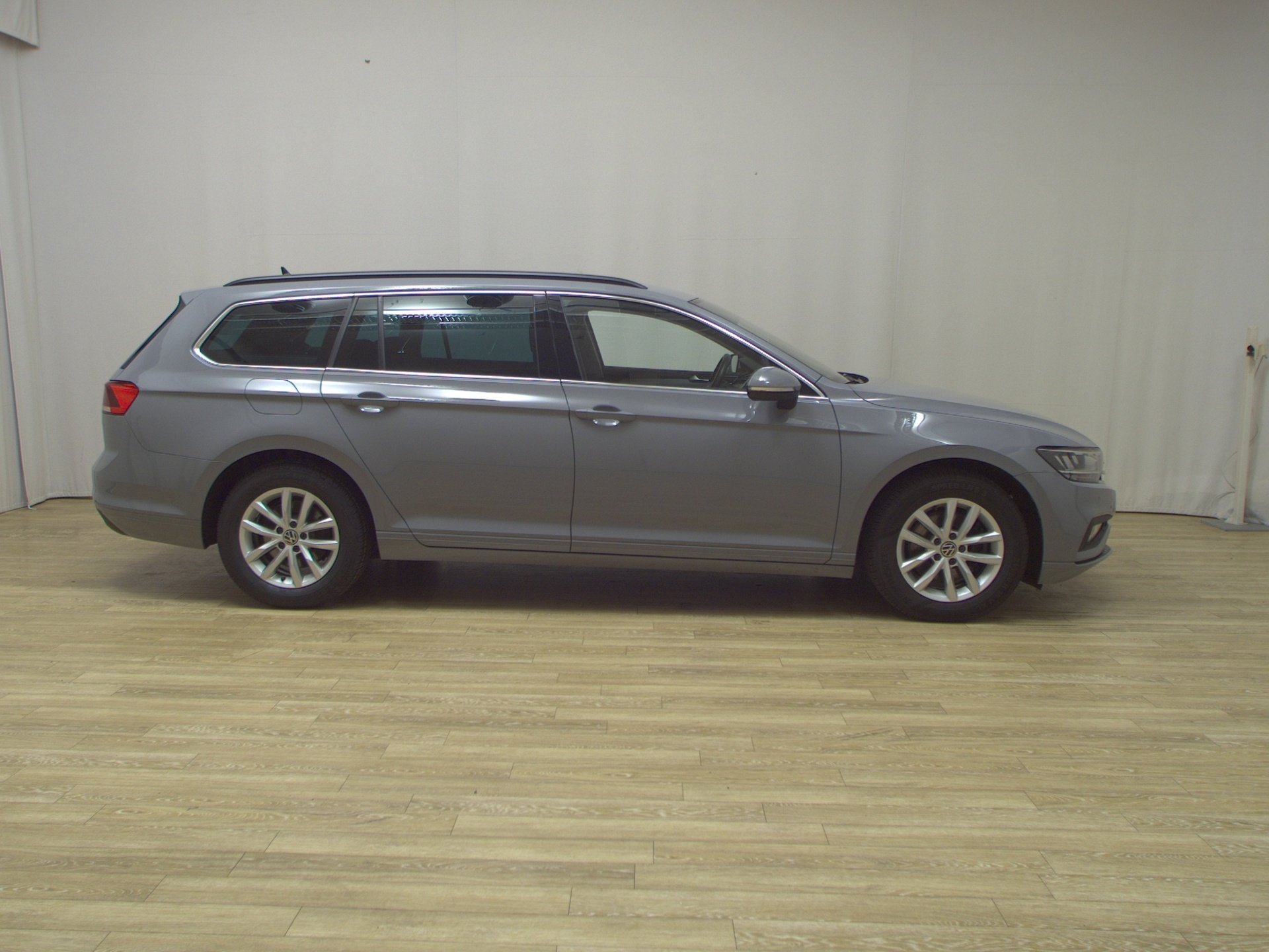 Volkswagen Passat Var. 2.0 TDI Business Navi LED AID 360°