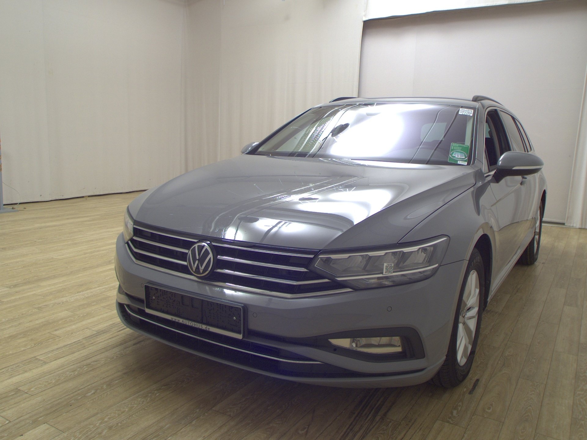 Volkswagen Passat Var. 2.0 TDI Business Navi LED AID 360° 2