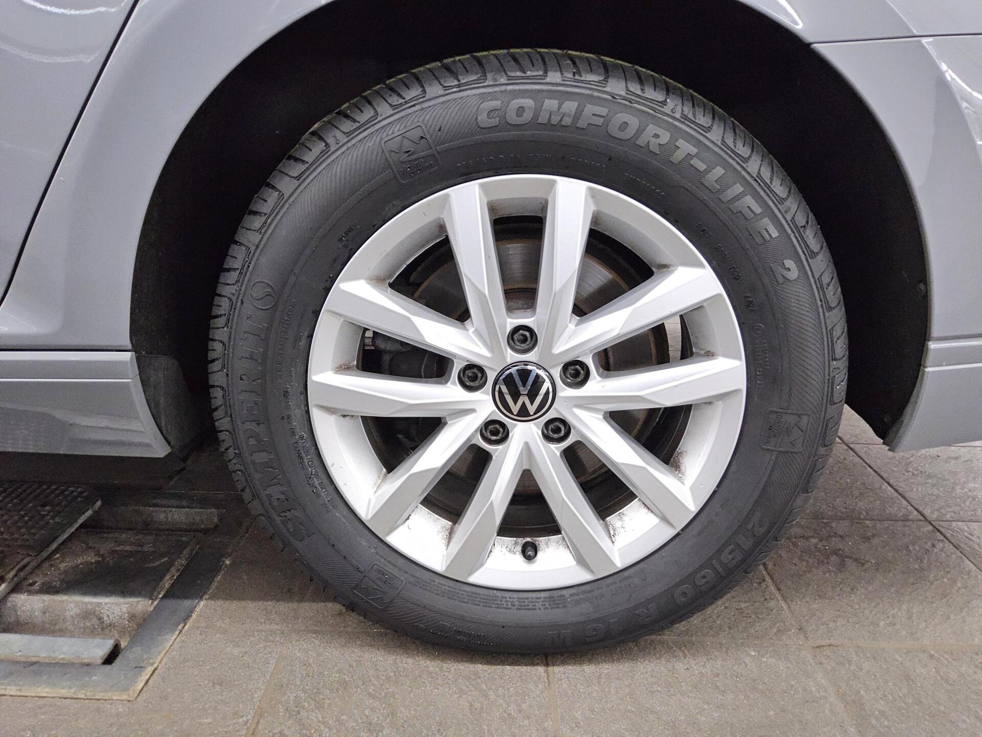Volkswagen Passat Var. 2.0 TDI Business Navi LED AID 360° 11
