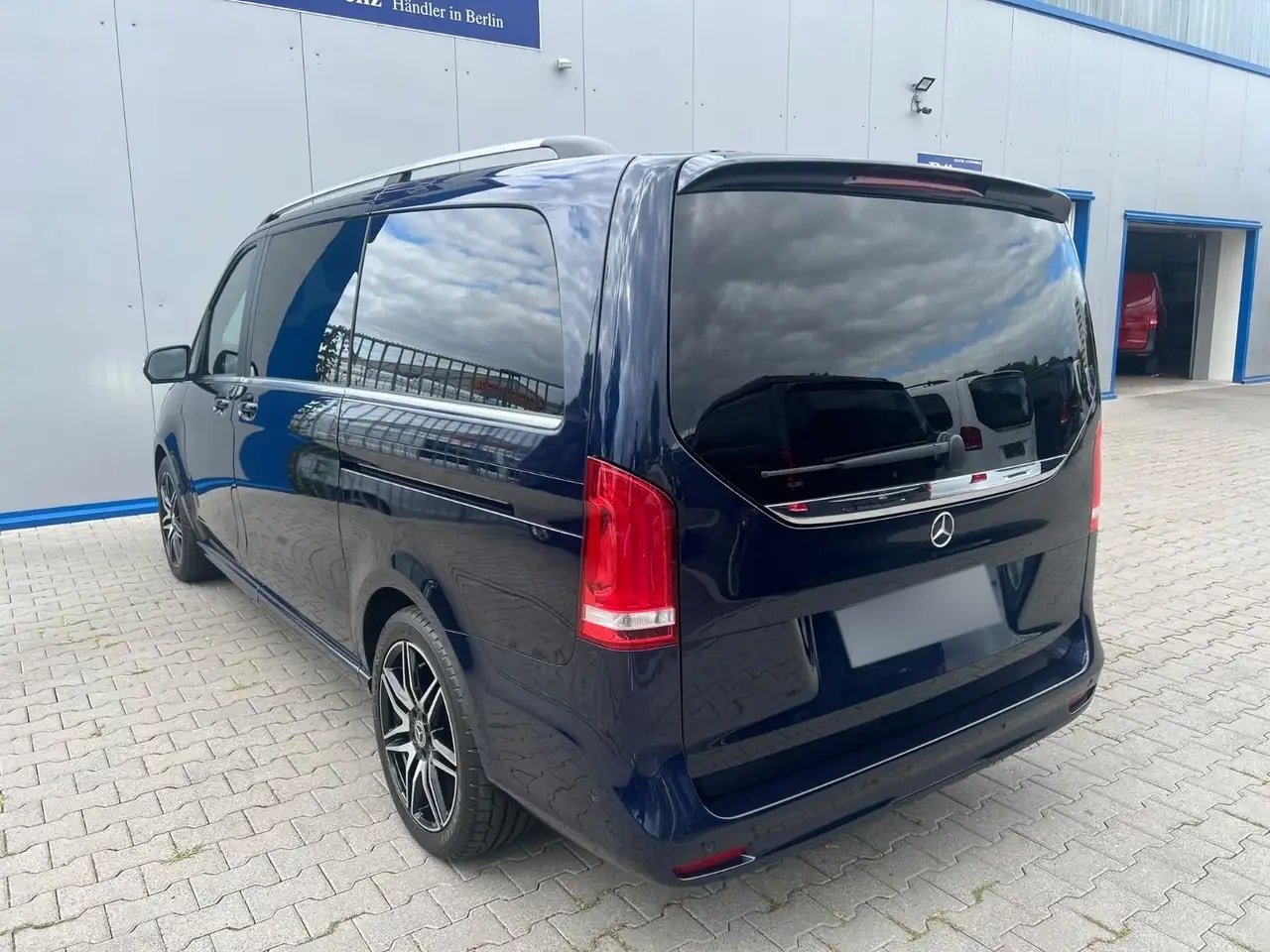 Mercedes-Benz V 300 LANG AMG WEBASTO LED AIRMATIC 3x EL. TÜREN 7