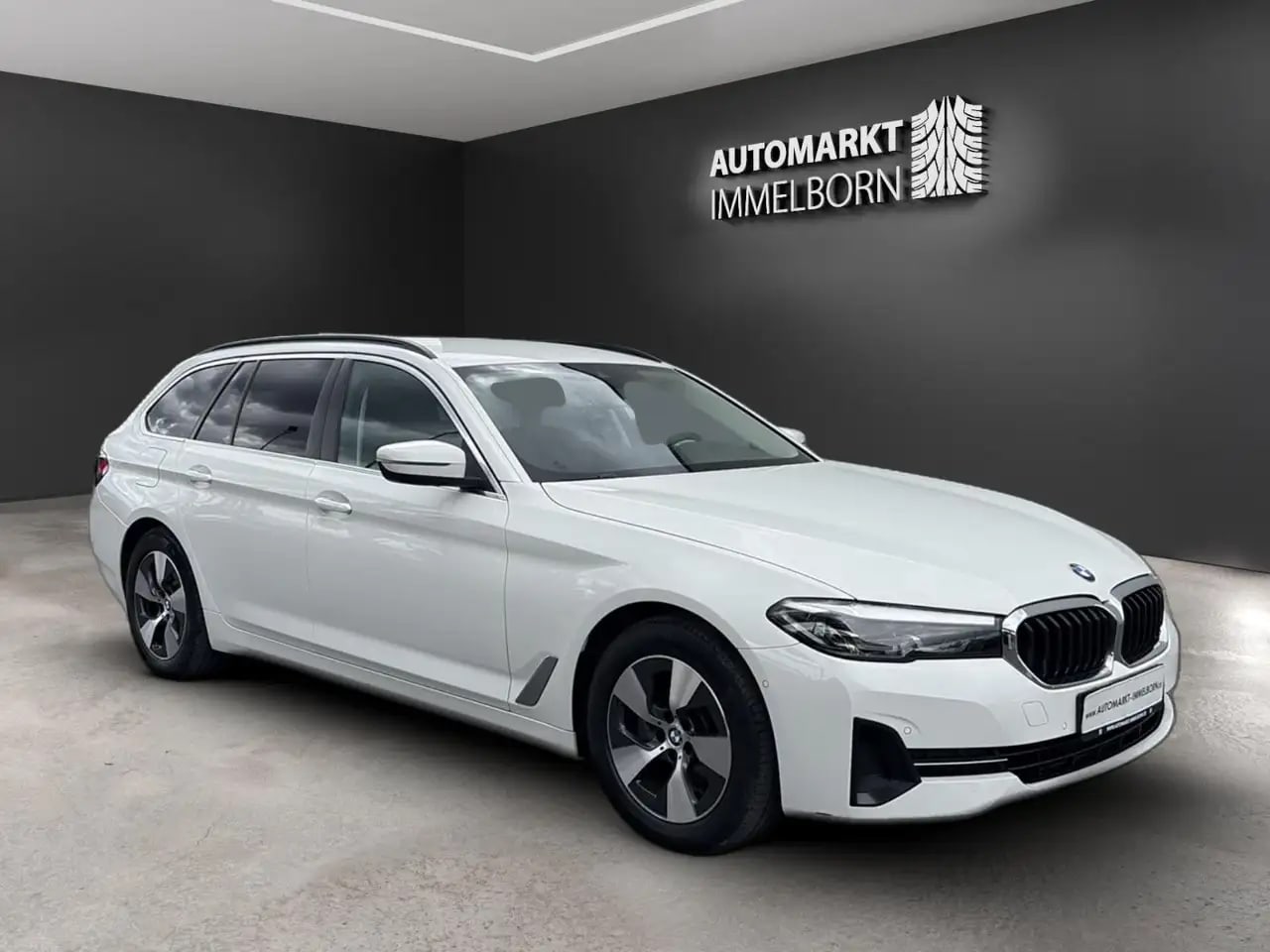 BMW 520 d ALLRAD LEDER*ALARM*Memory*LED*Sportlenkrad